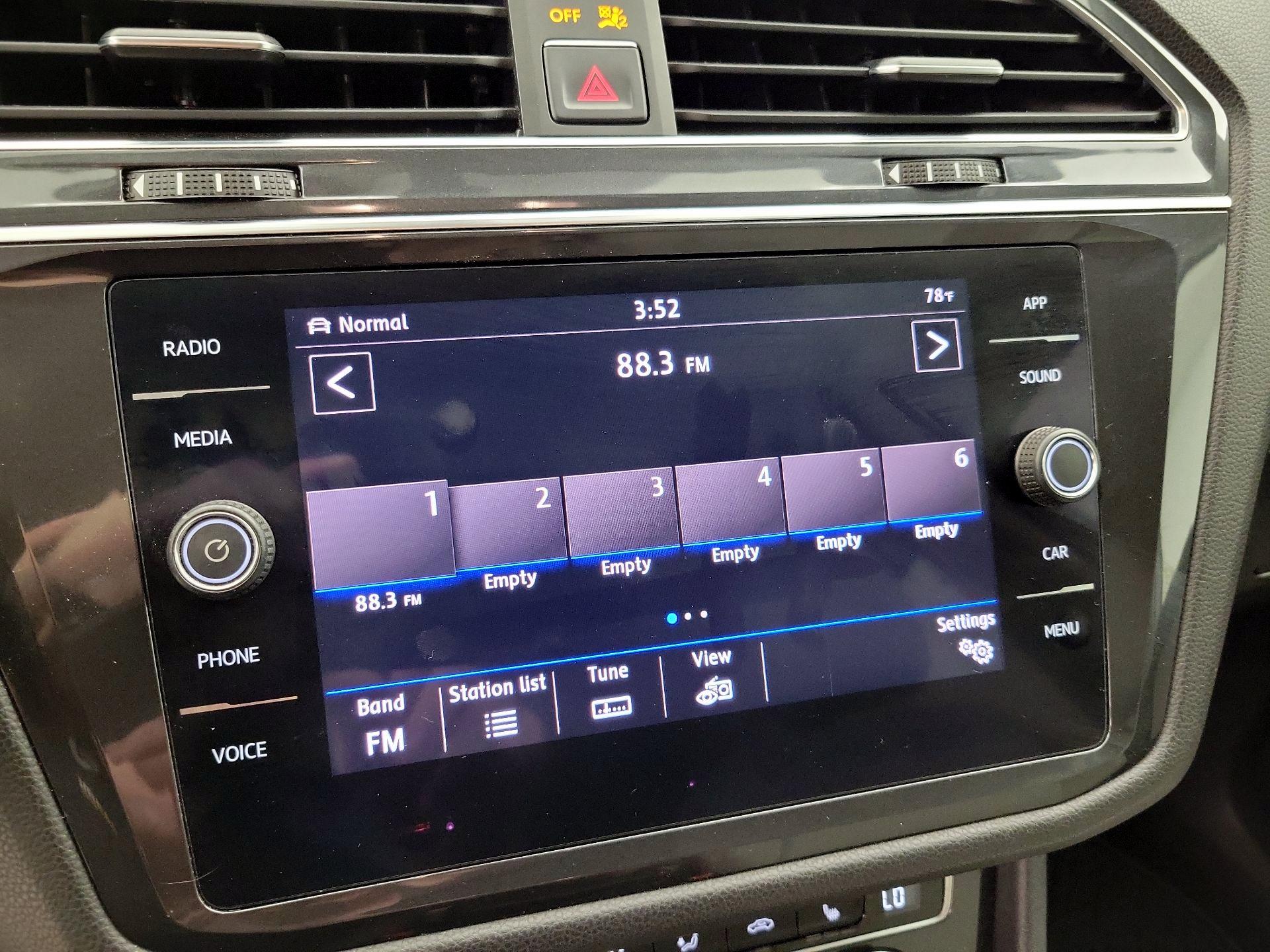 Thumbnail: 2018 Volkswagen Tiguan - 15