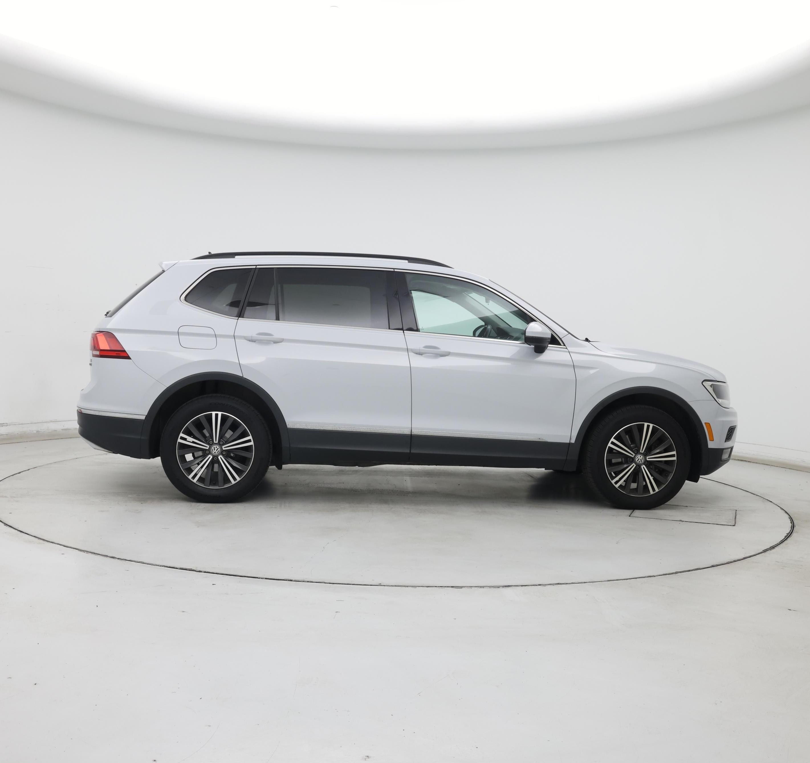 Thumbnail: 2018 Volkswagen Tiguan - 7