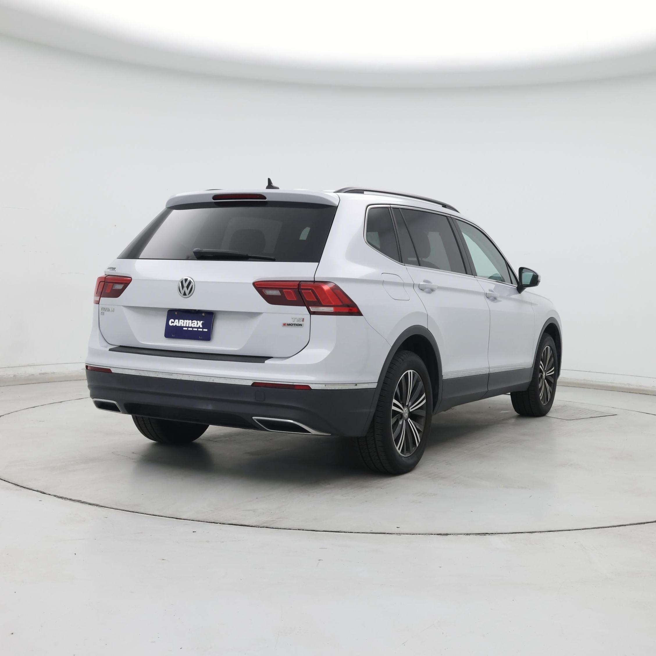 Thumbnail: 2018 Volkswagen Tiguan - 8