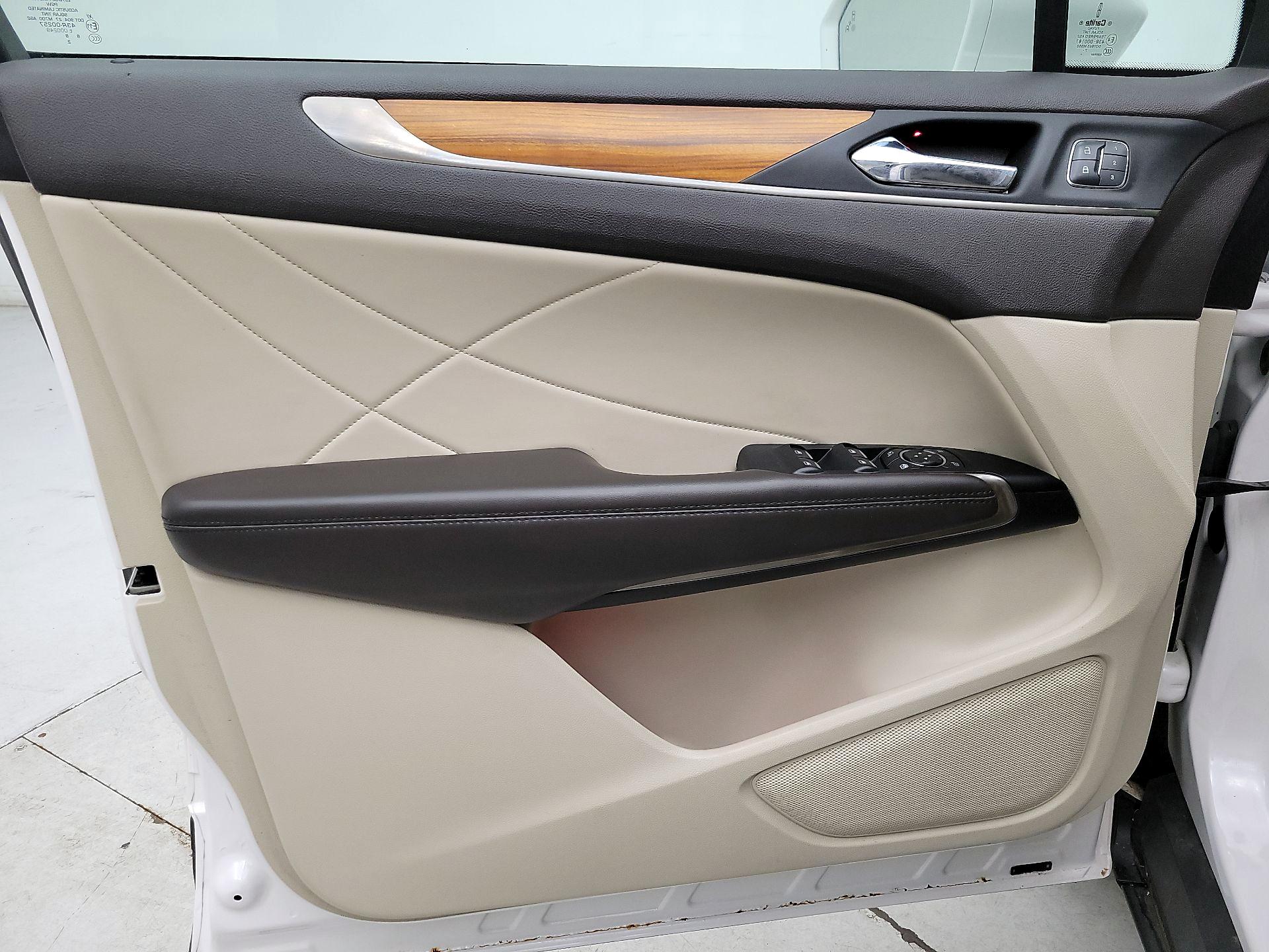 Thumbnail: 2018 Lincoln MKC - 12