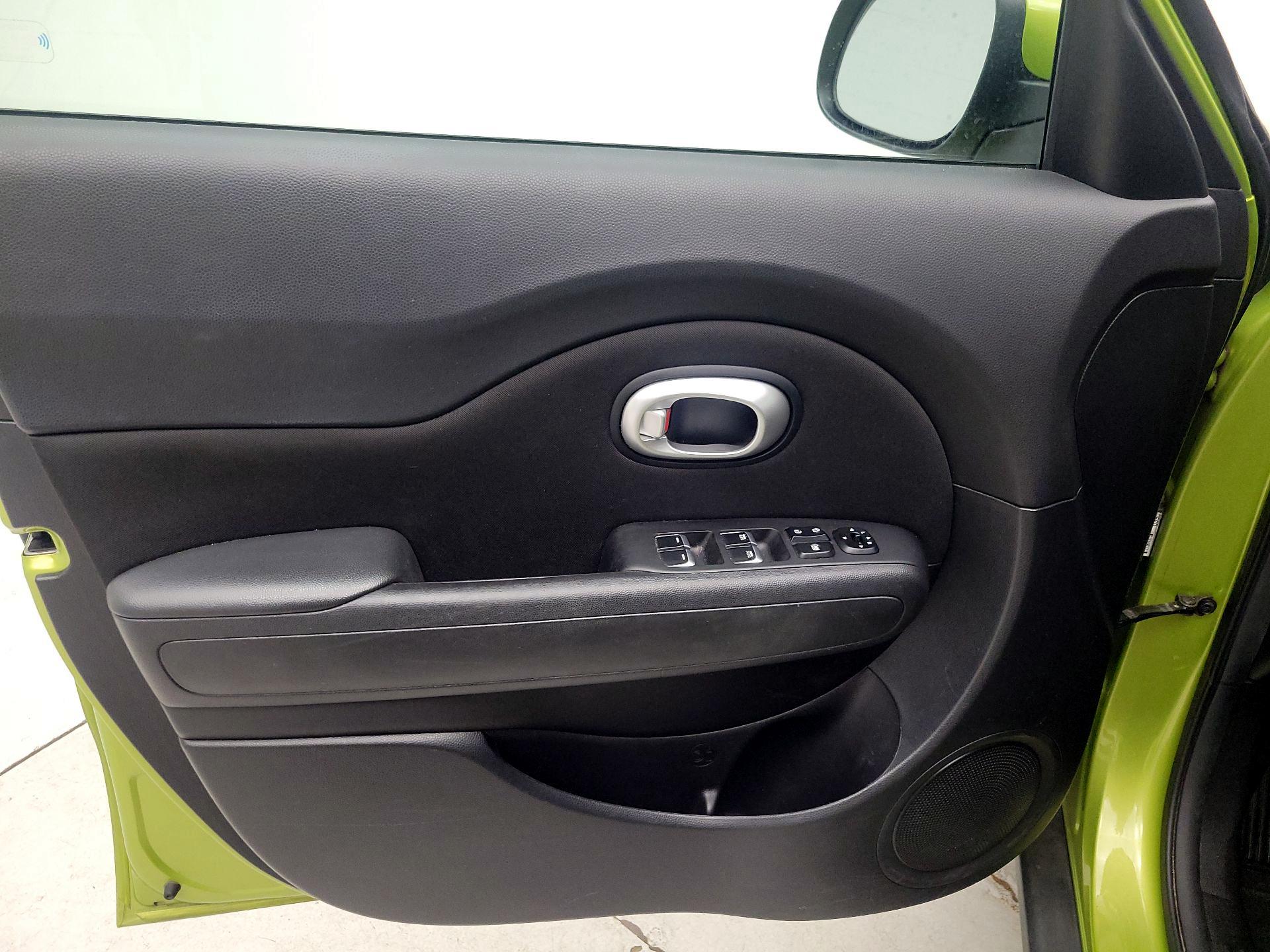 Thumbnail: 2017 Kia Soul - 12