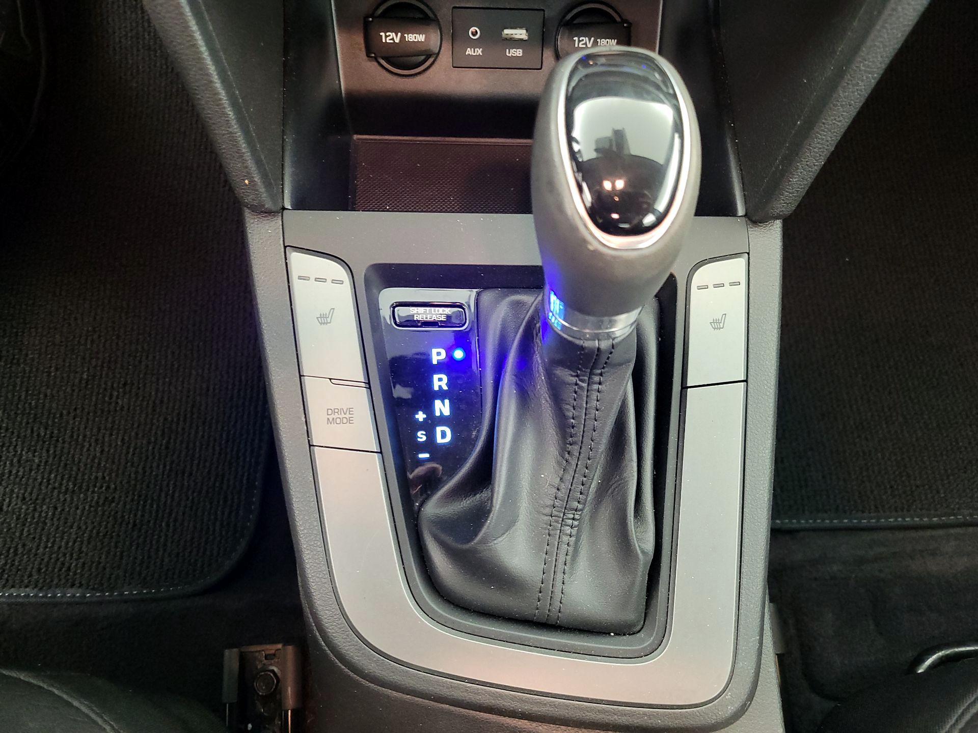 Thumbnail: 2020 Hyundai Elantra - 17