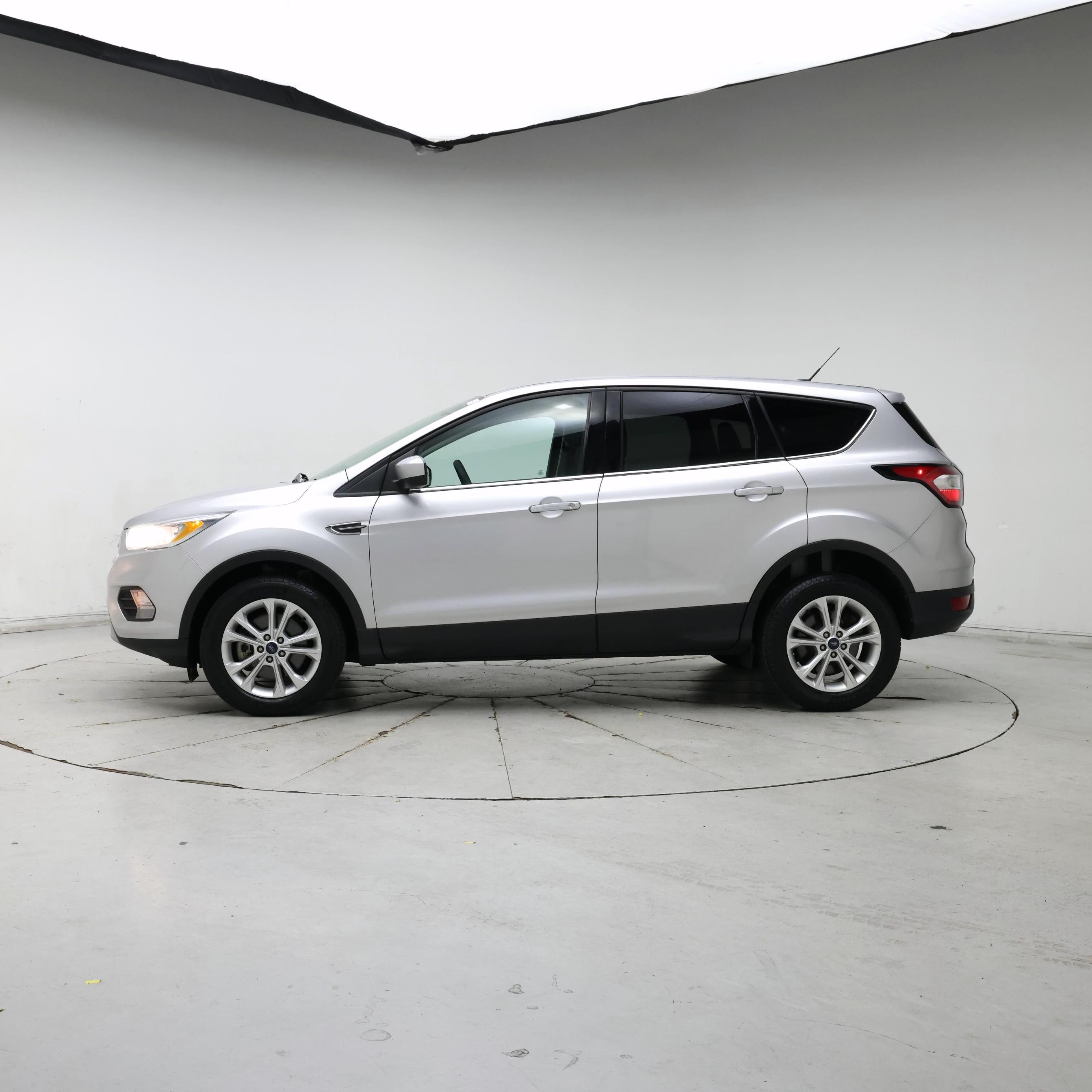 Thumbnail: 2017 Ford Escape - 3