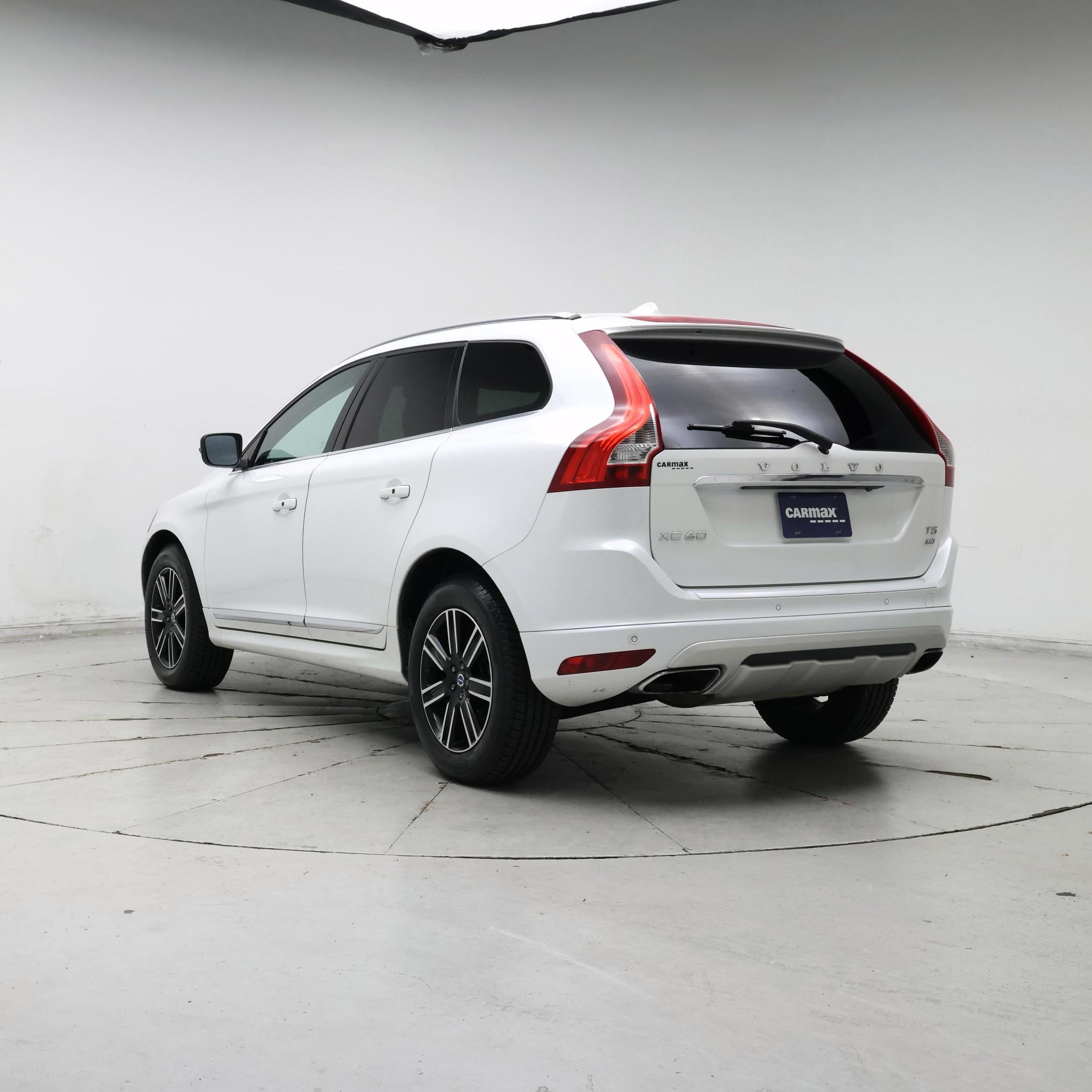 Thumbnail: 2017 Volvo XC60 - 2