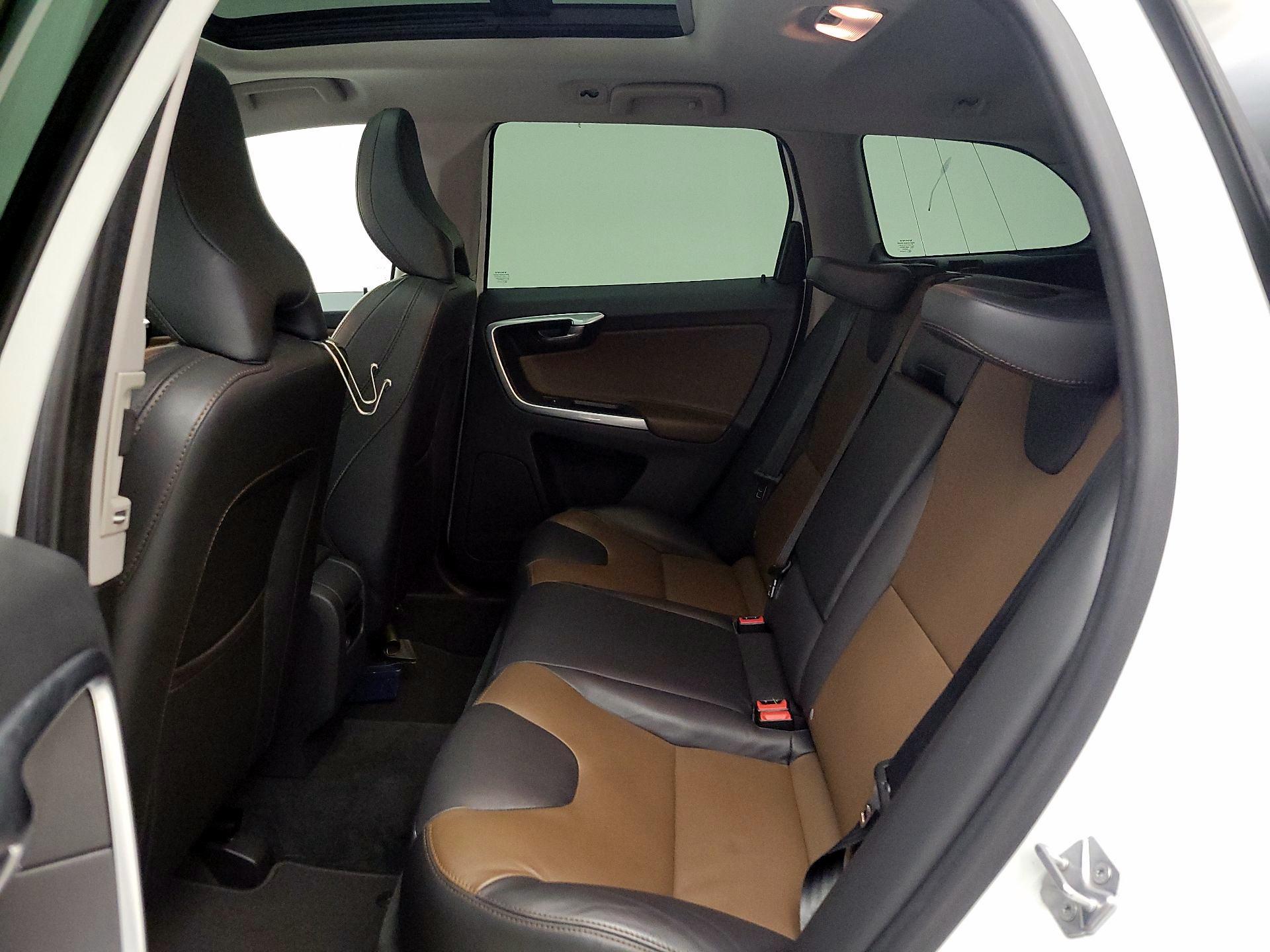 Thumbnail: 2017 Volvo XC60 - 20