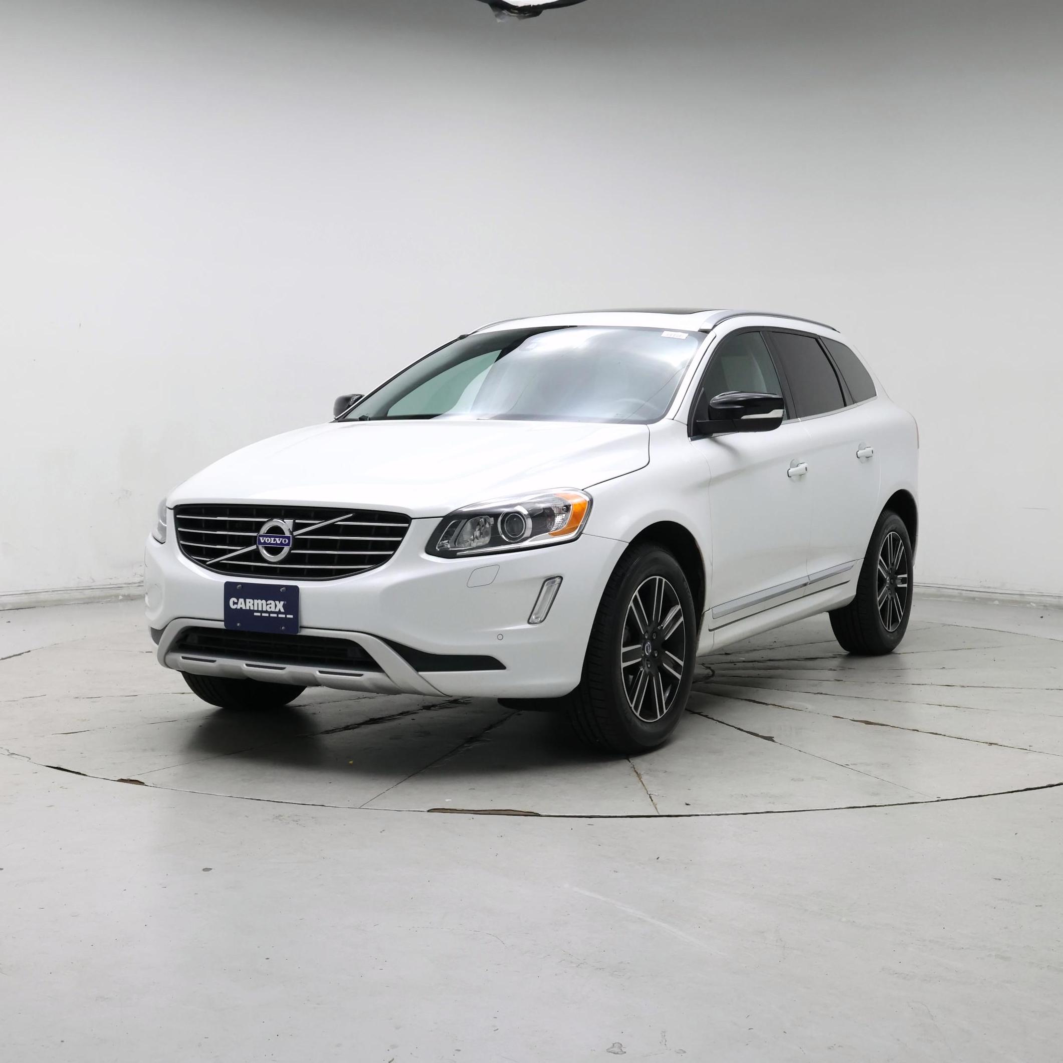 Thumbnail: 2017 Volvo XC60 - 4