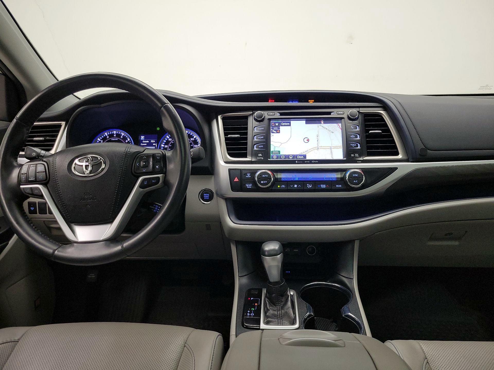 Thumbnail: 2019 Toyota Highlander - 9