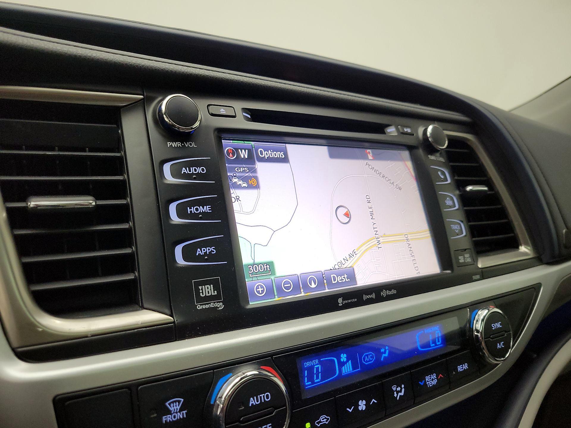 Thumbnail: 2019 Toyota Highlander - 14