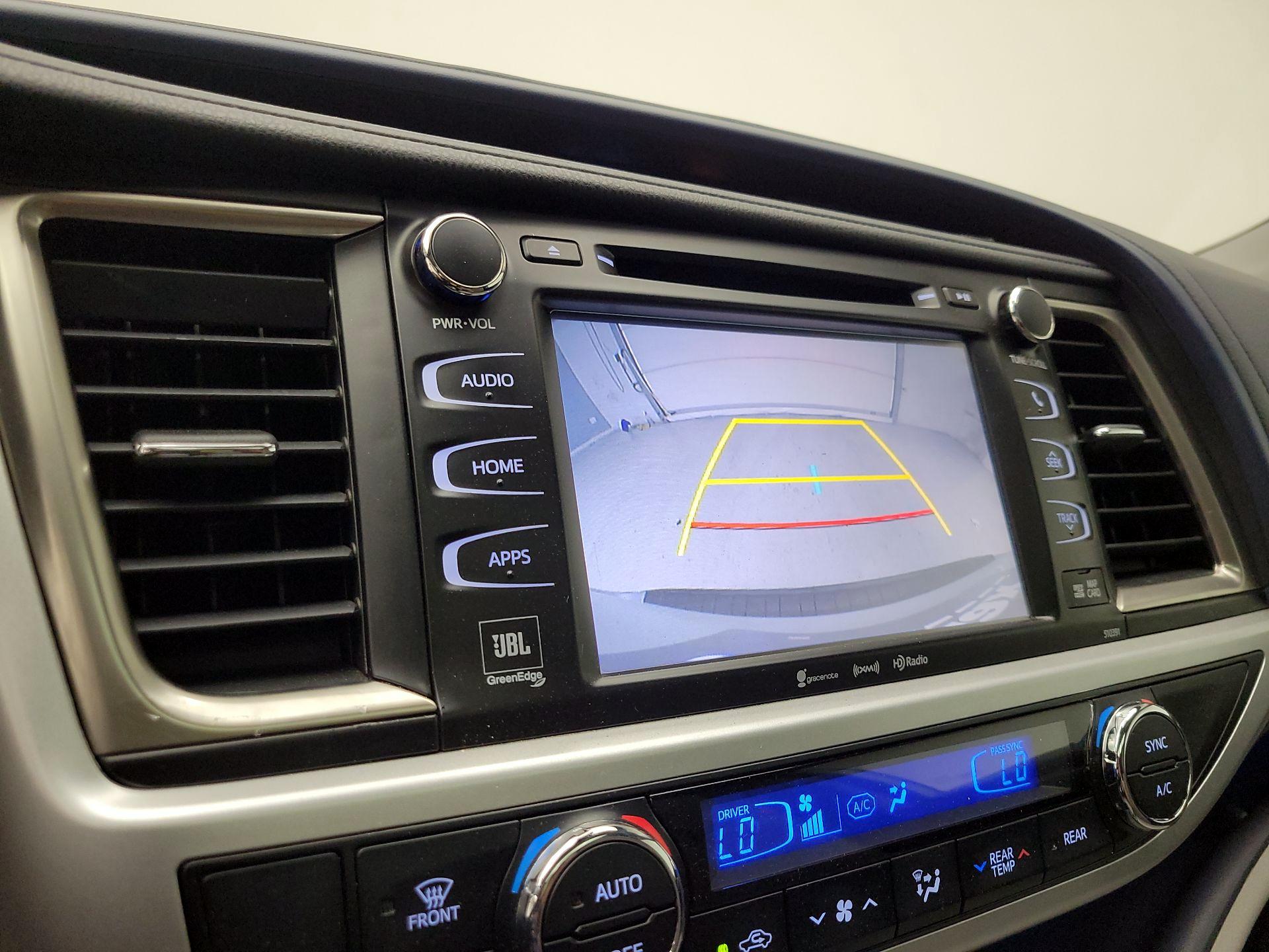 Thumbnail: 2019 Toyota Highlander - 15