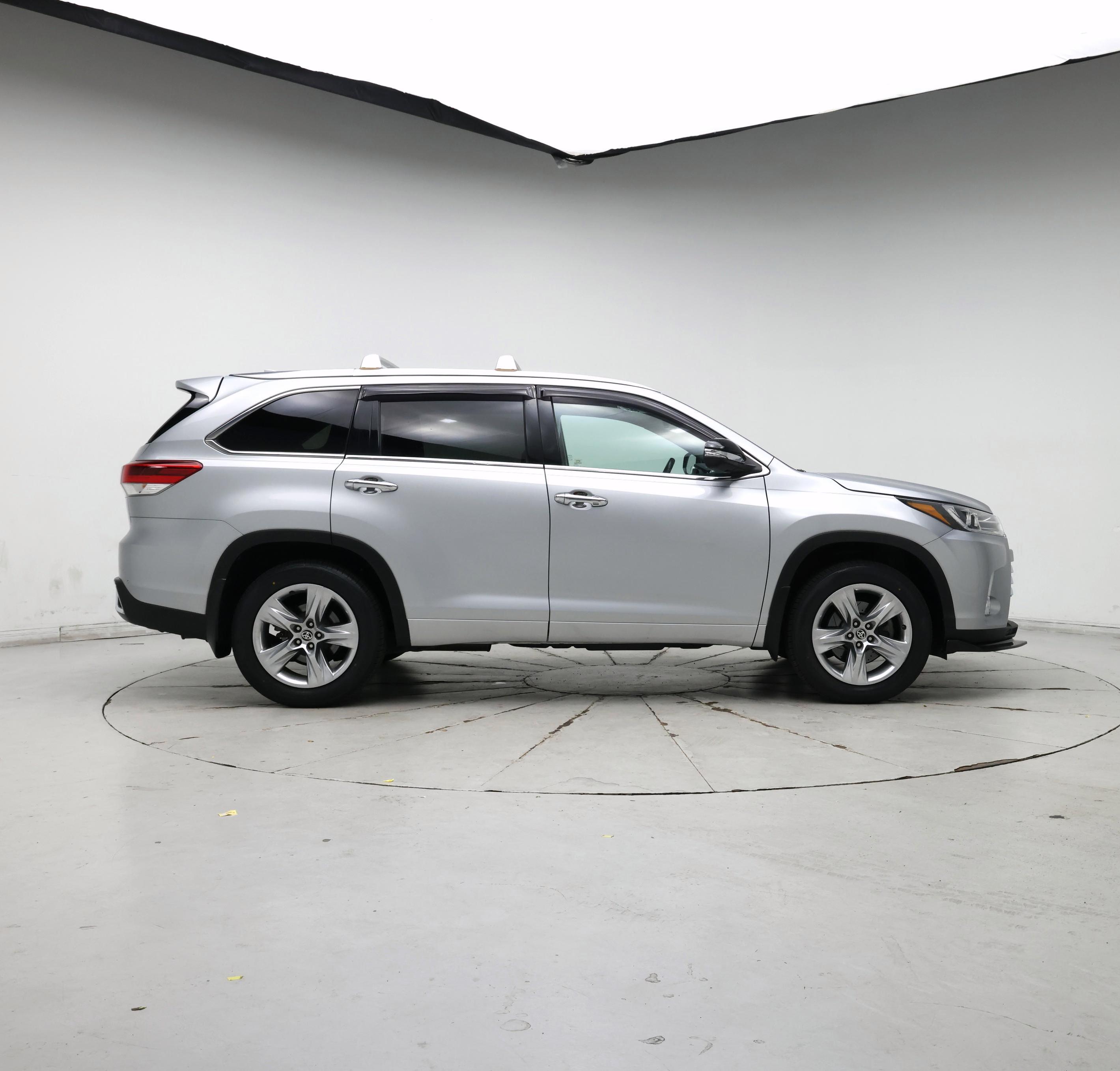 Thumbnail: 2019 Toyota Highlander - 7