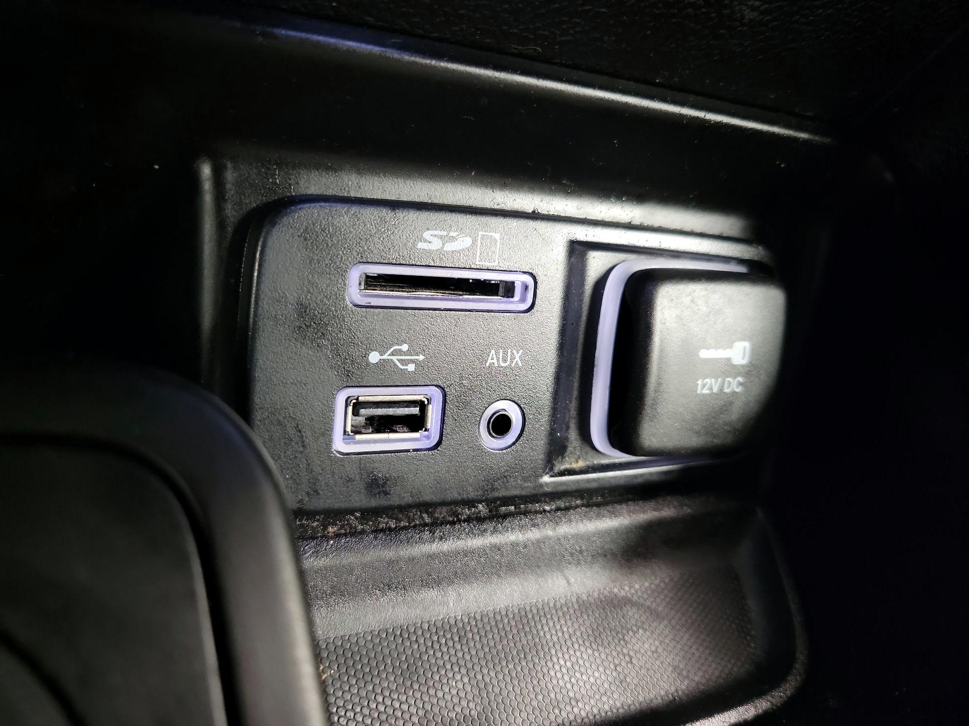 Thumbnail: 2014 Jeep Cherokee - 19