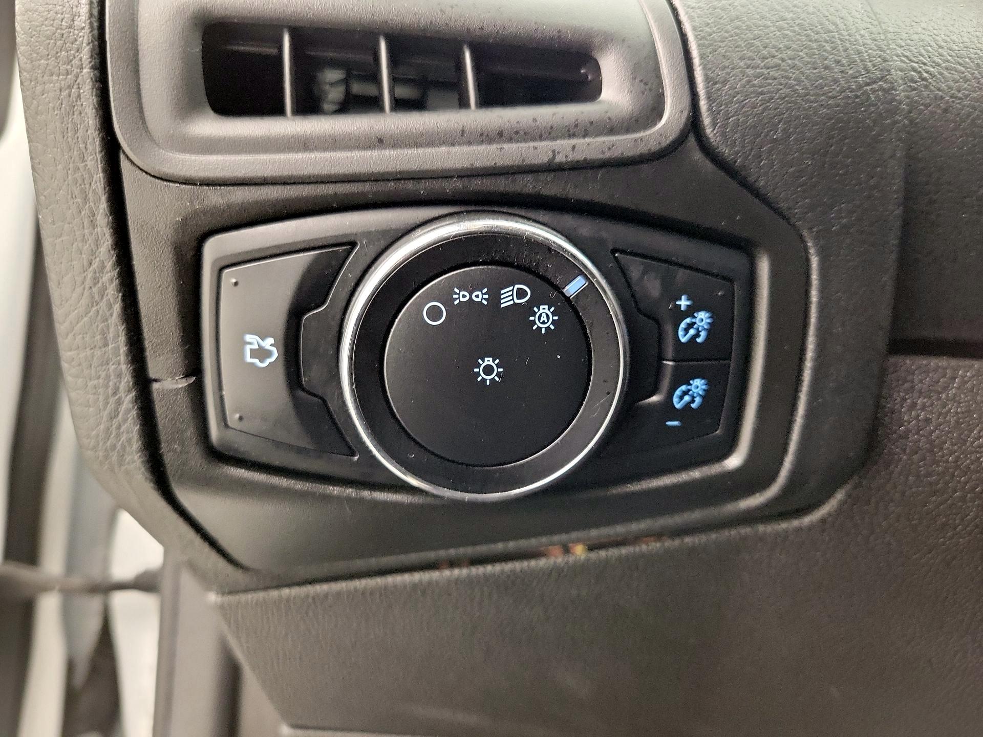 Thumbnail: 2014 Ford Focus - 13