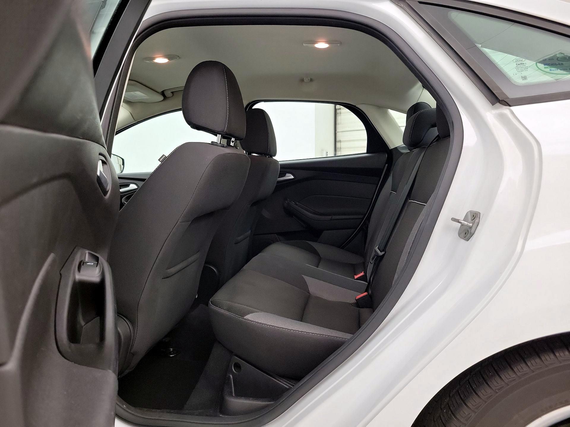 Thumbnail: 2014 Ford Focus - 18