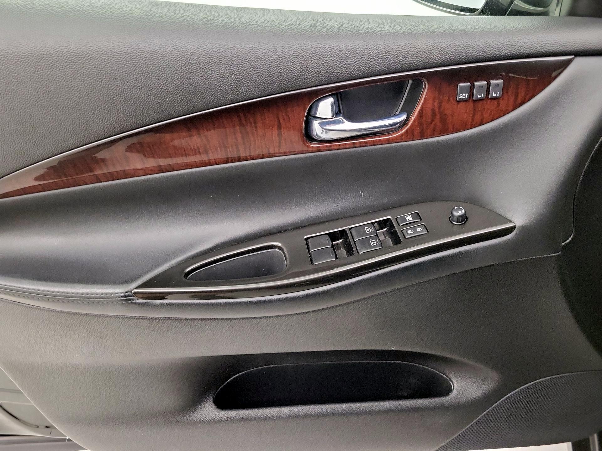 Thumbnail: 2017 INFINITI QX50 - 12