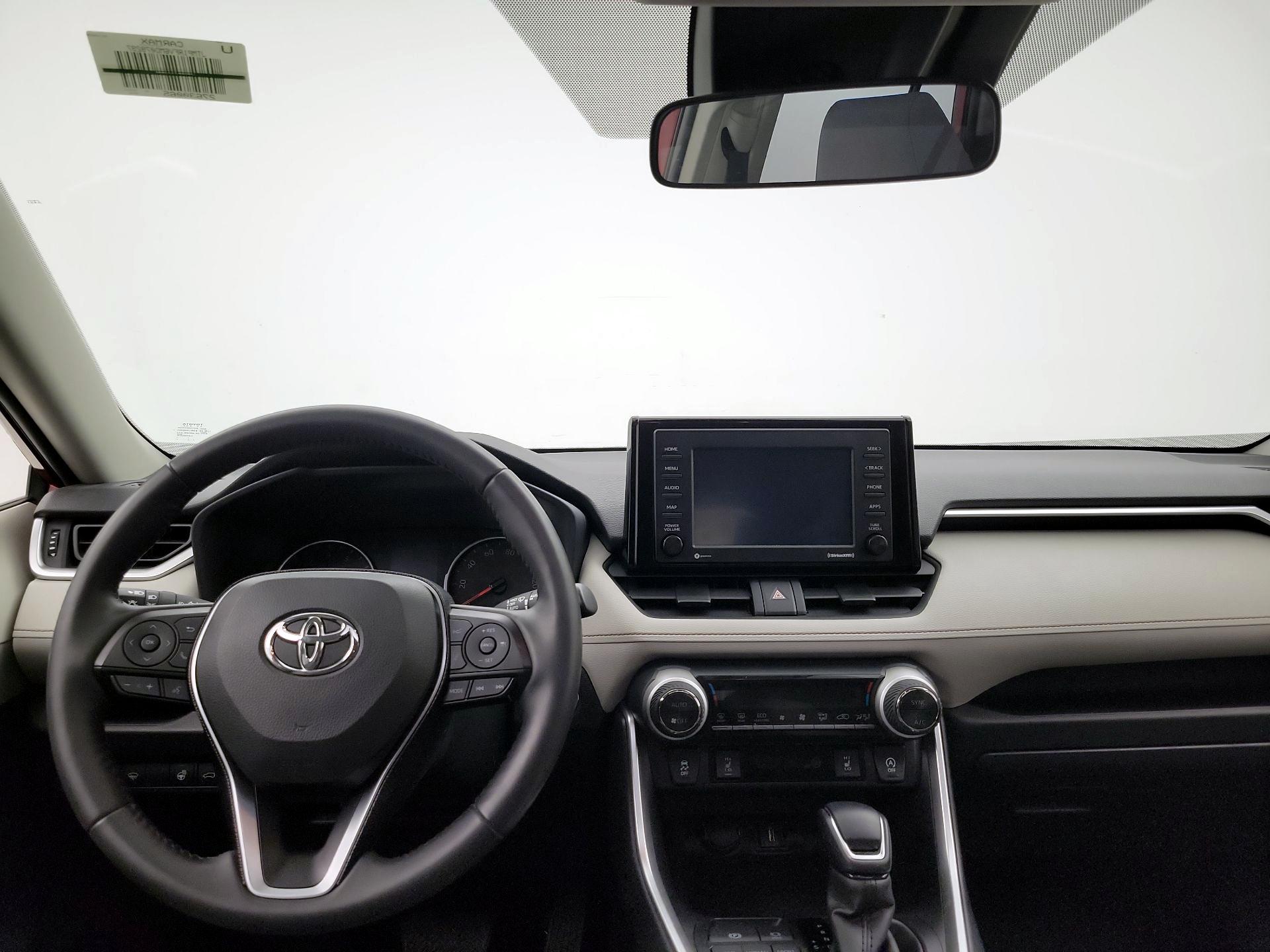 Thumbnail: 2021 Toyota RAV4 - 9