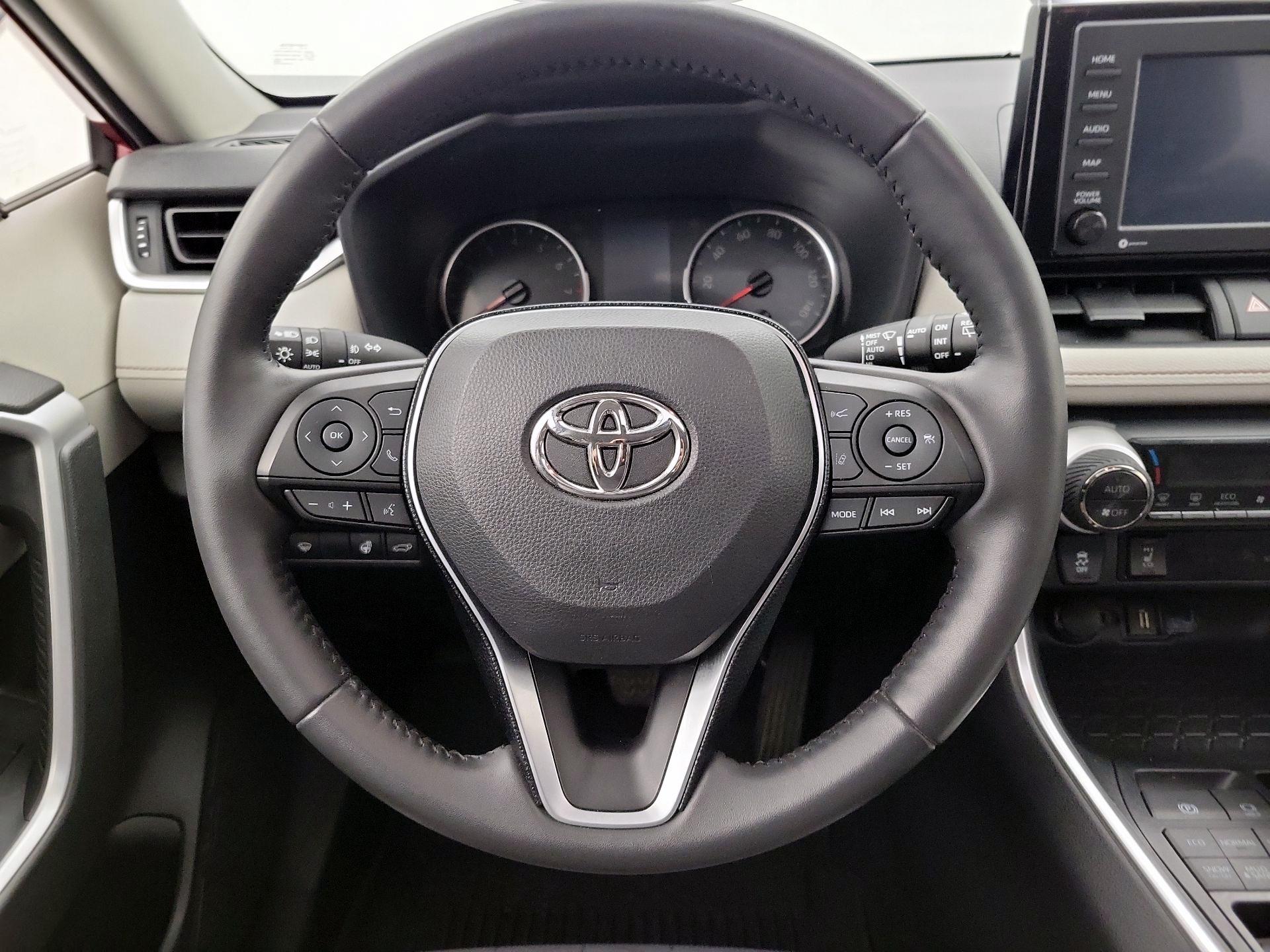 Thumbnail: 2021 Toyota RAV4 - 10