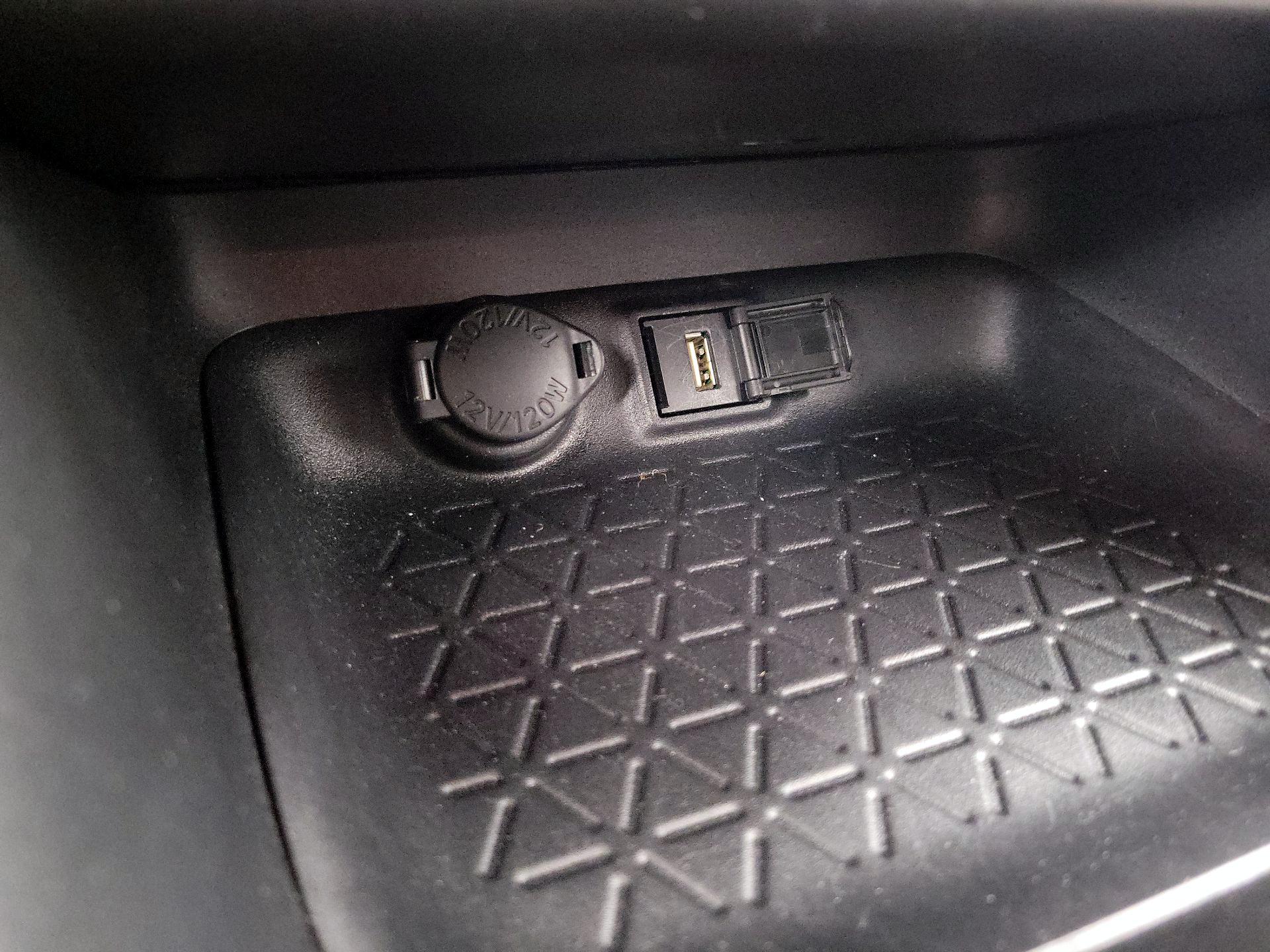 Thumbnail: 2021 Toyota RAV4 - 18