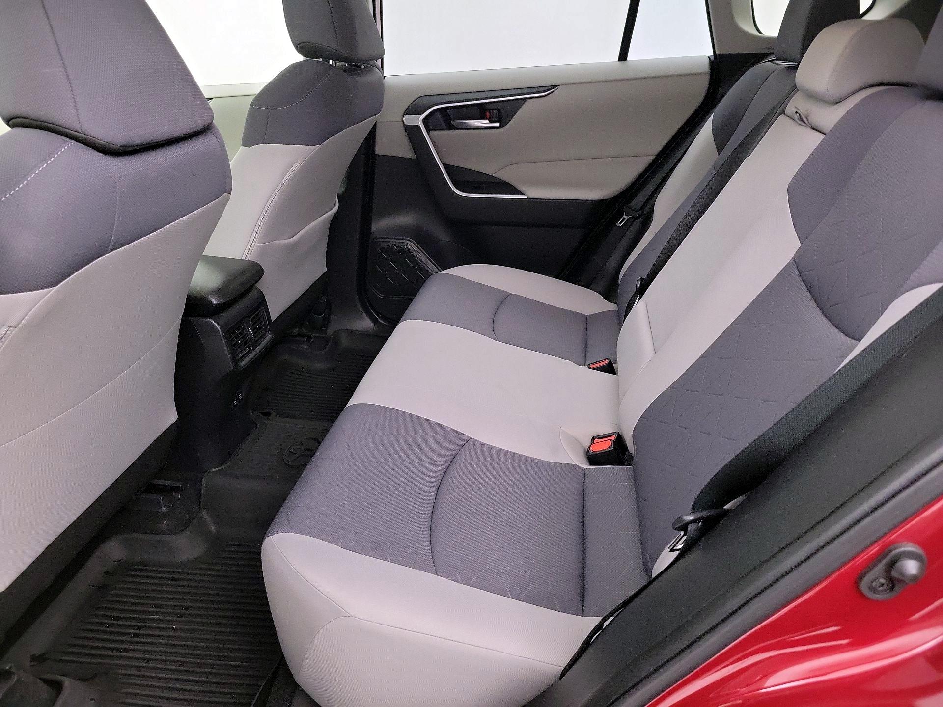 Thumbnail: 2021 Toyota RAV4 - 20