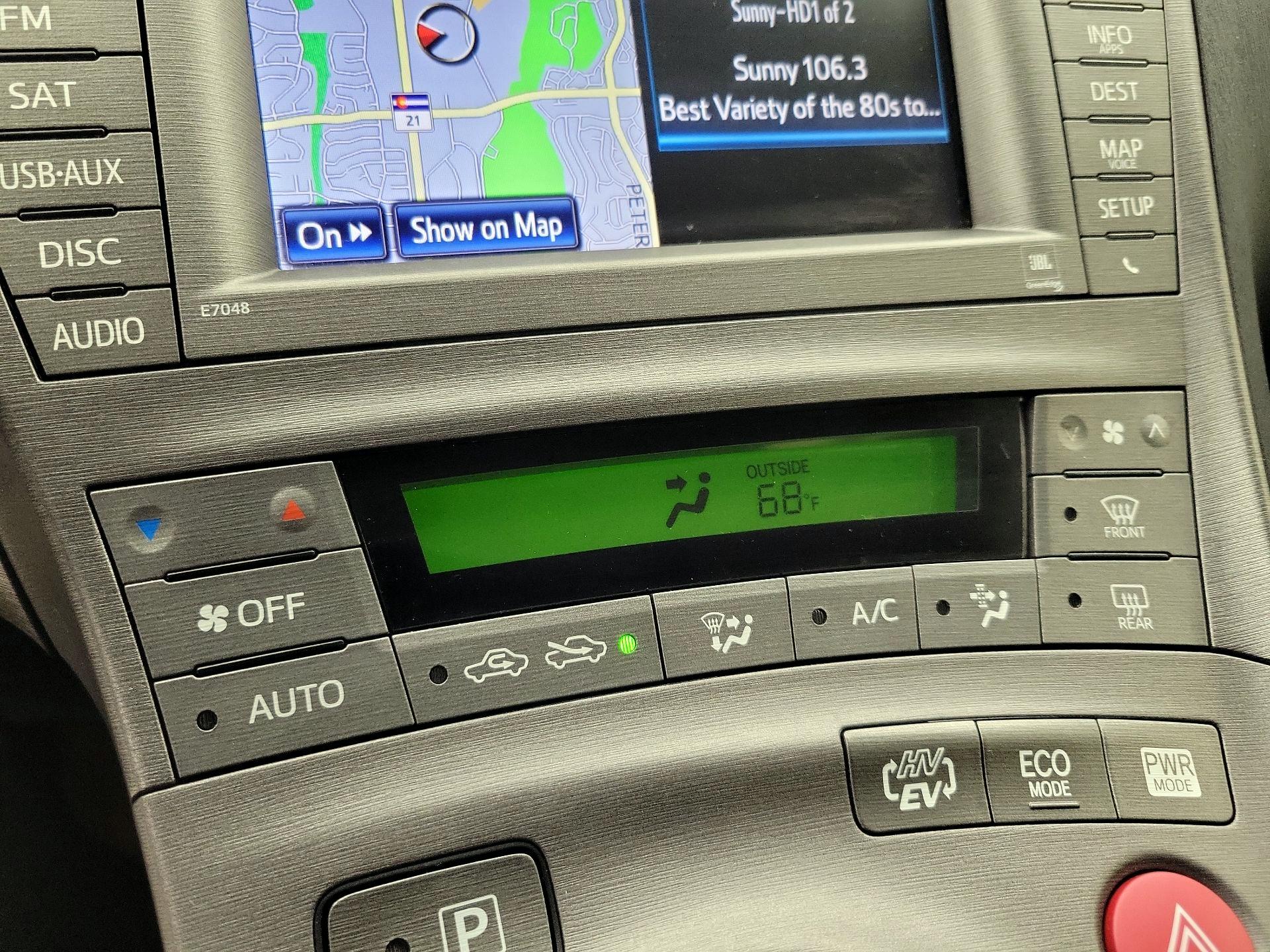 Thumbnail: 2014 Toyota Prius - 17