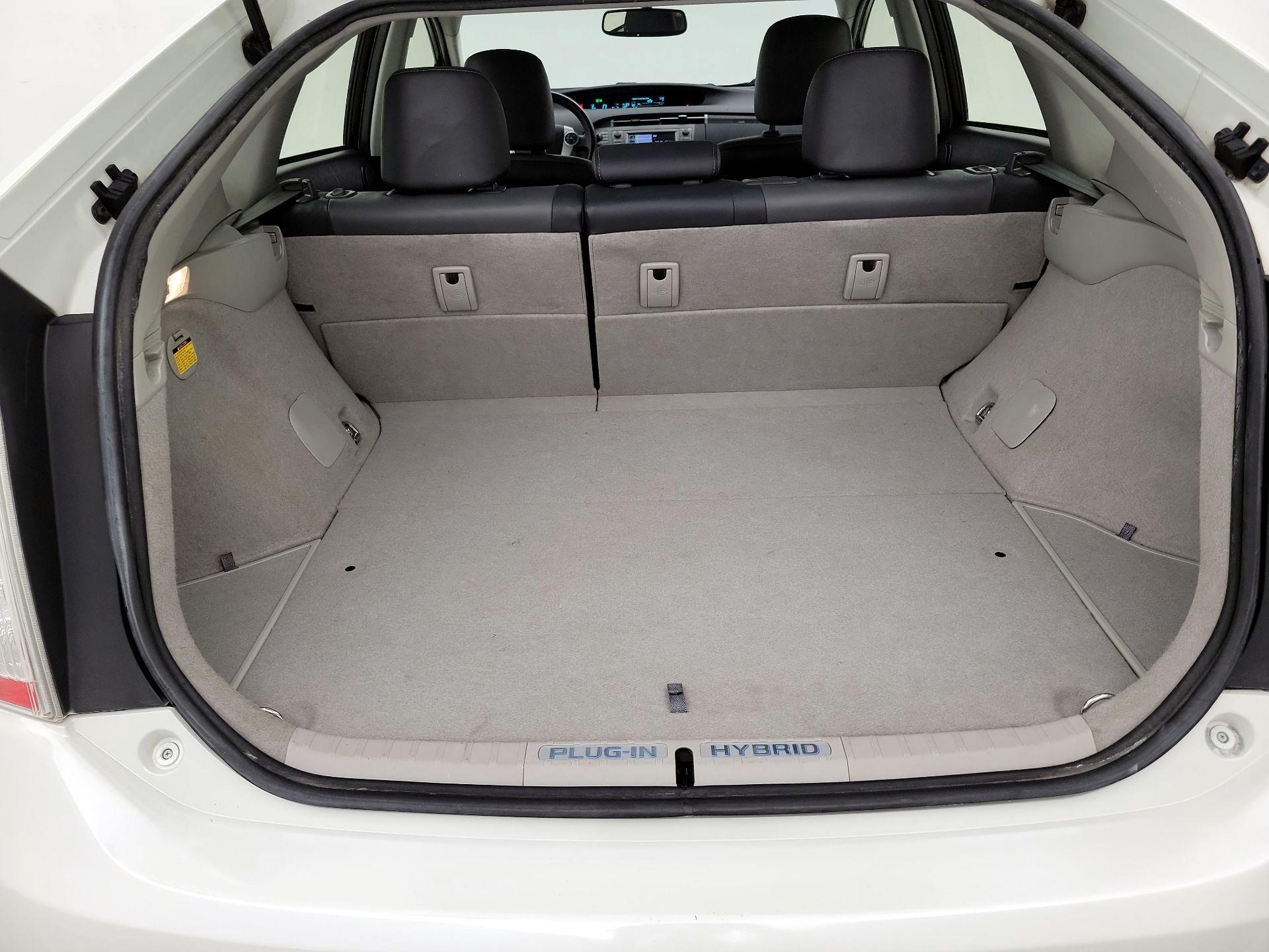 Thumbnail: 2014 Toyota Prius - 20