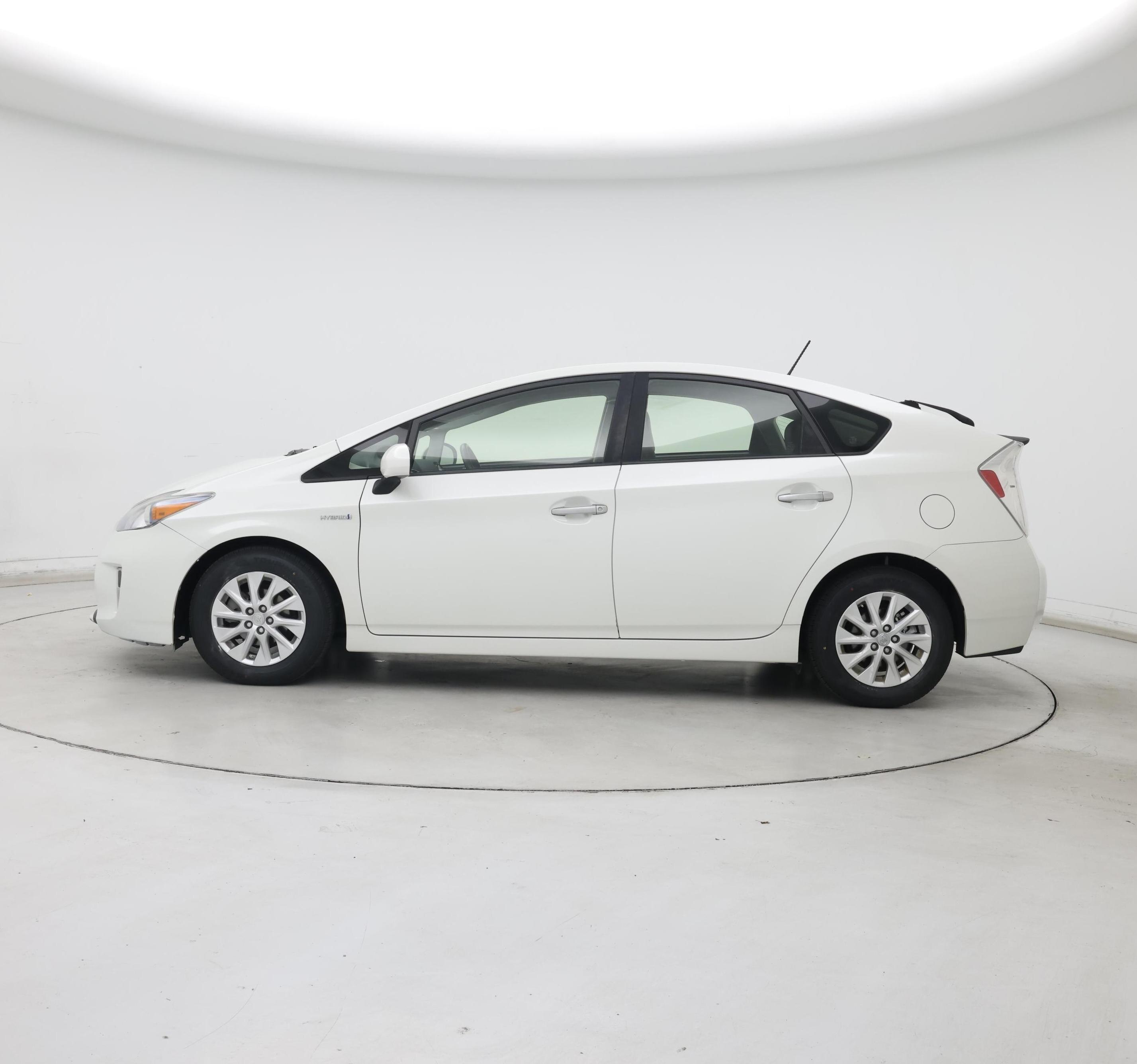 Thumbnail: 2014 Toyota Prius - 3