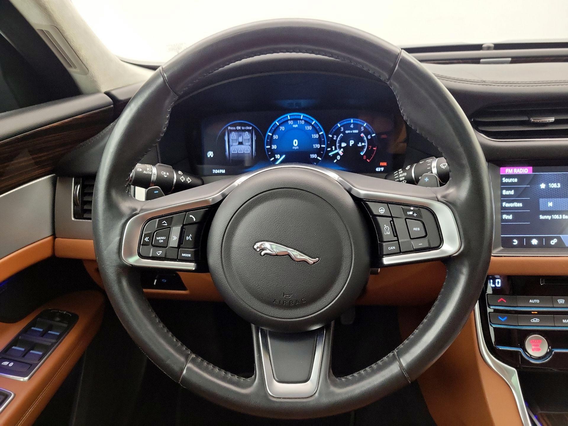 Thumbnail: 2018 Jaguar XF - 10