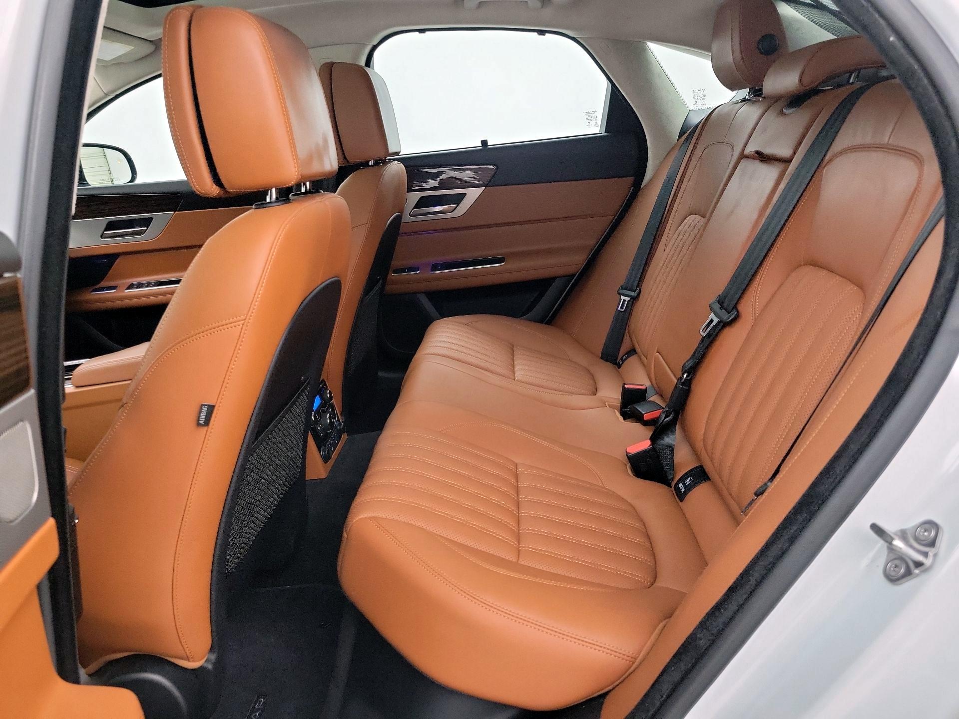 Thumbnail: 2018 Jaguar XF - 20
