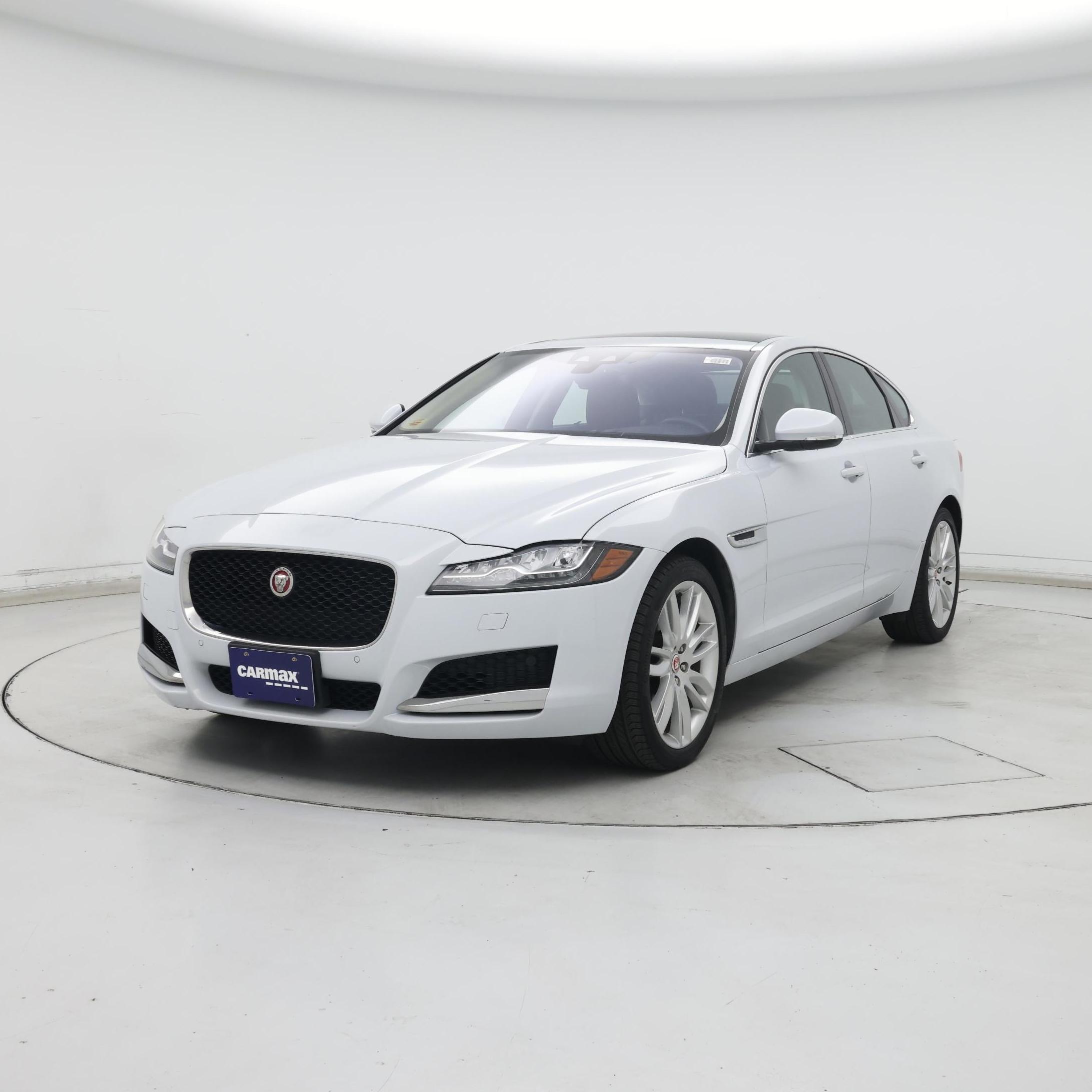 Thumbnail: 2018 Jaguar XF - 4