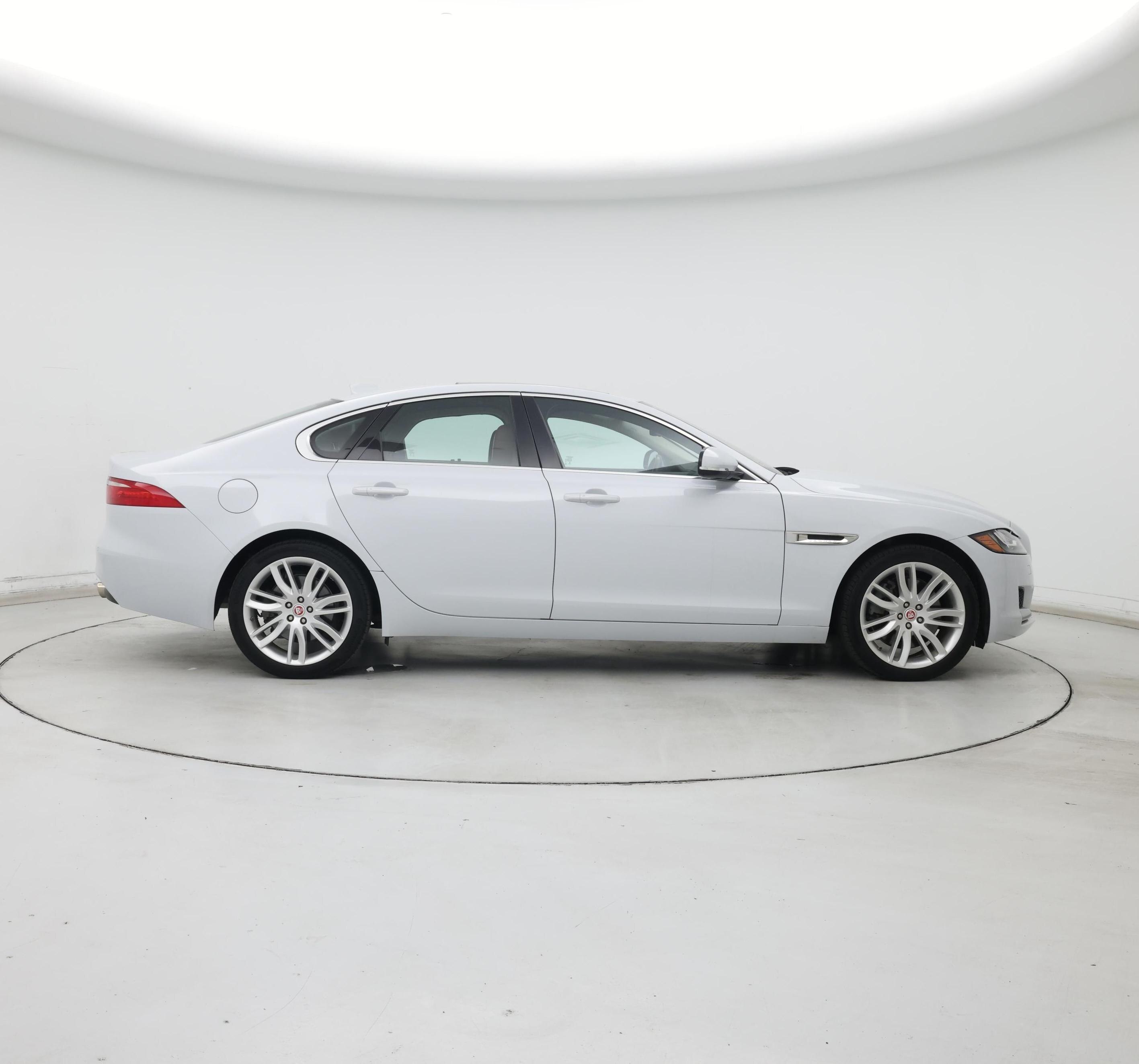 Thumbnail: 2018 Jaguar XF - 7