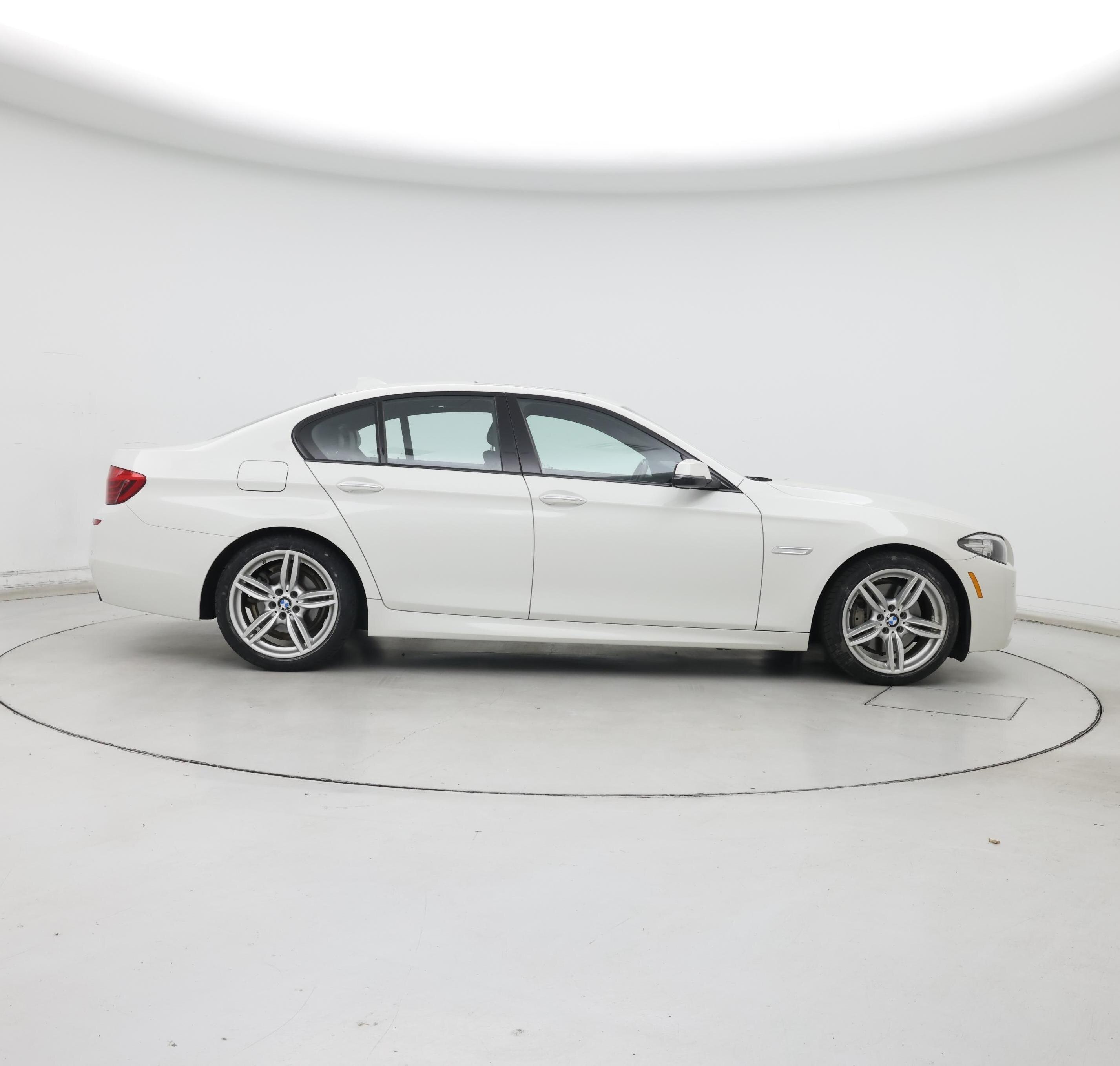 Thumbnail: 2016 BMW 5 Series - 7