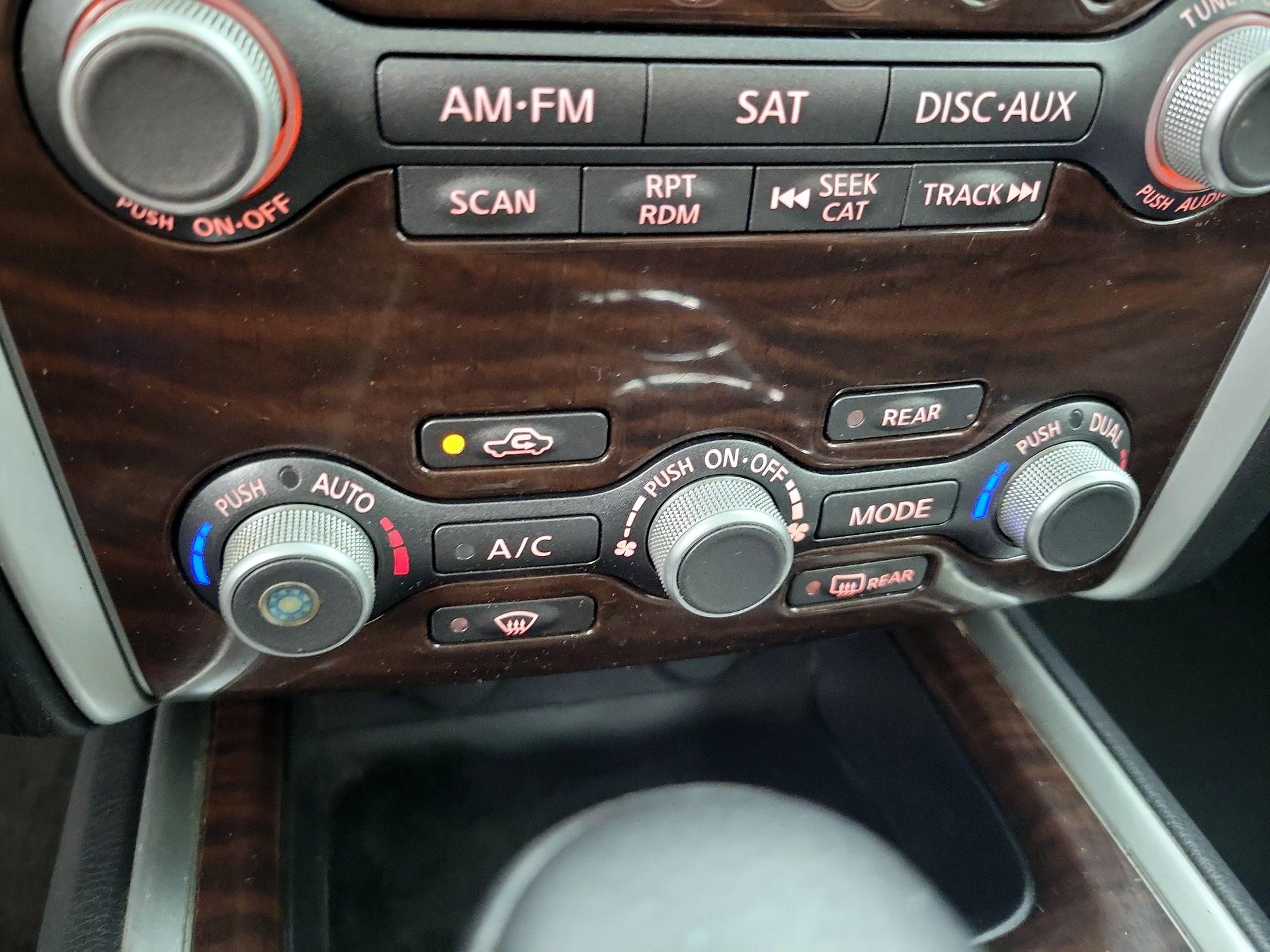 Thumbnail: 2015 Nissan Pathfinder - 17