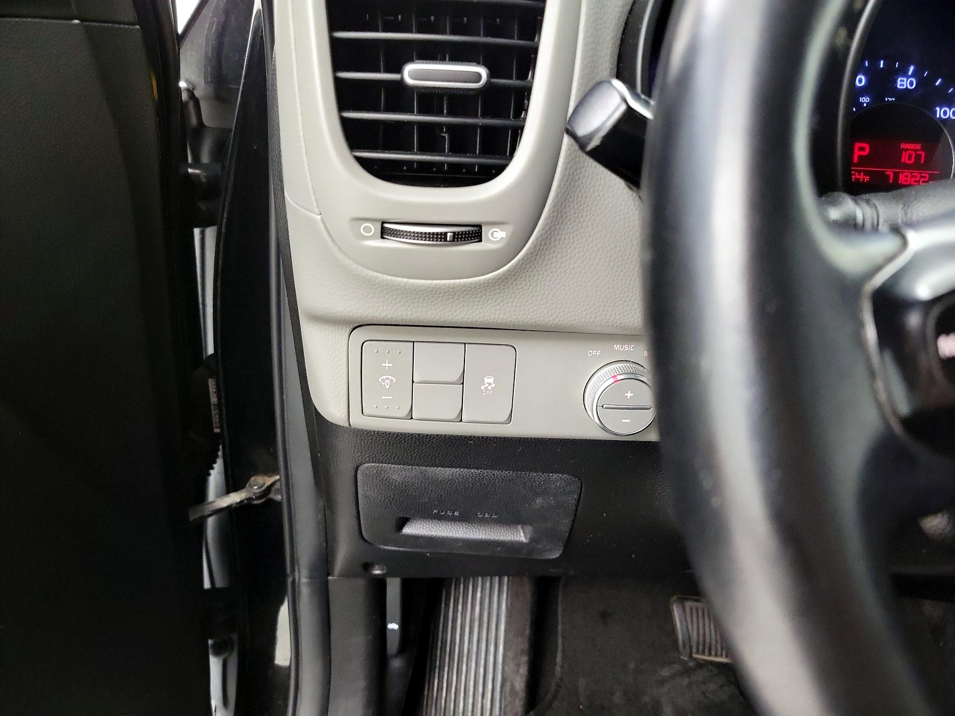 Thumbnail: 2016 Kia Soul - 13