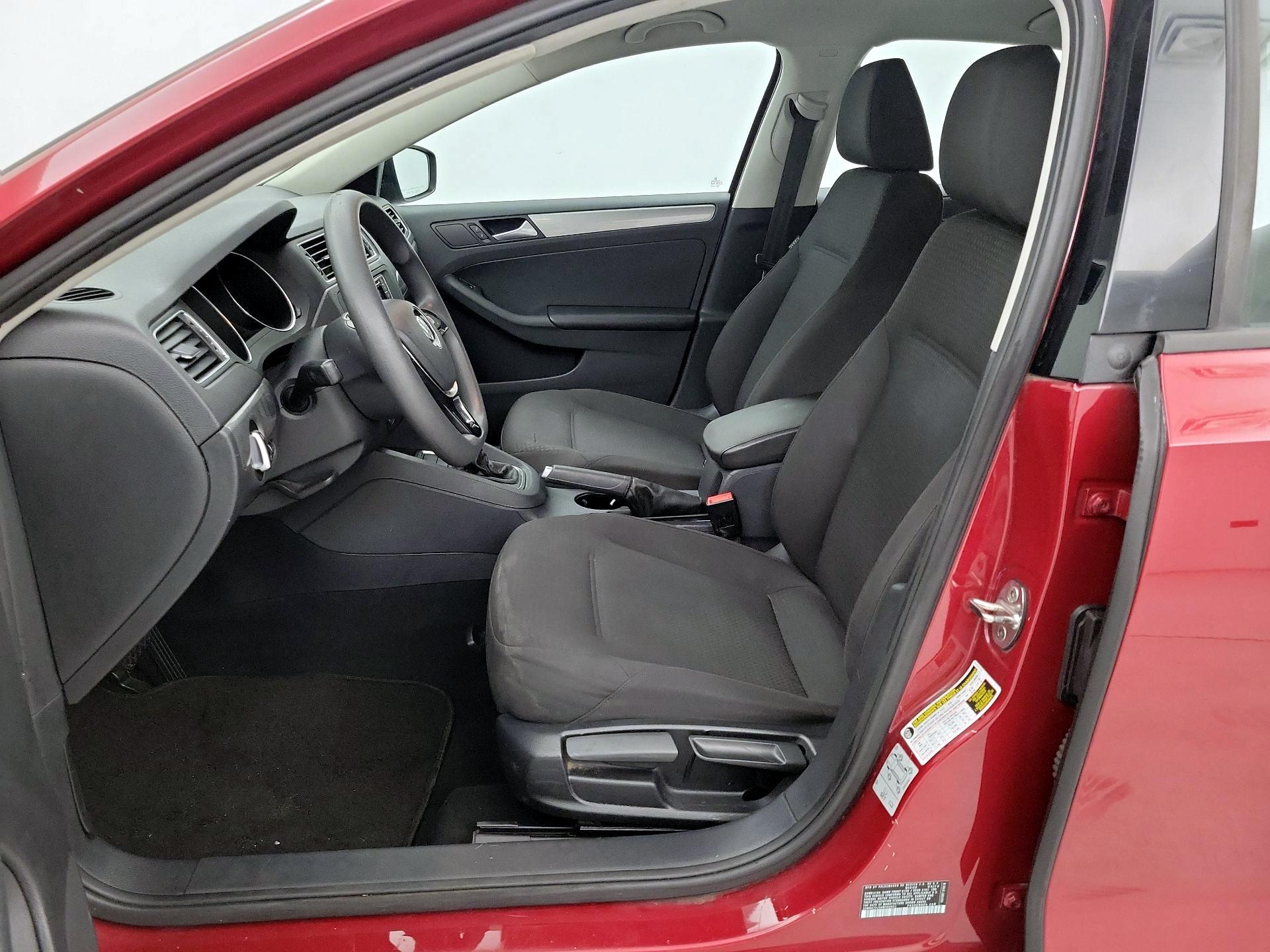 Thumbnail: 2016 Volkswagen Jetta - 11