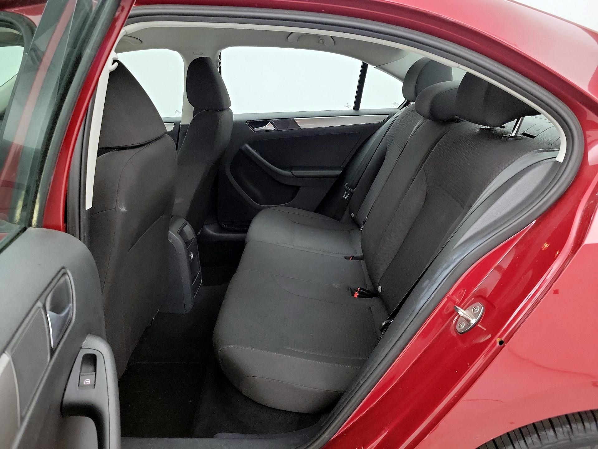 Thumbnail: 2016 Volkswagen Jetta - 19