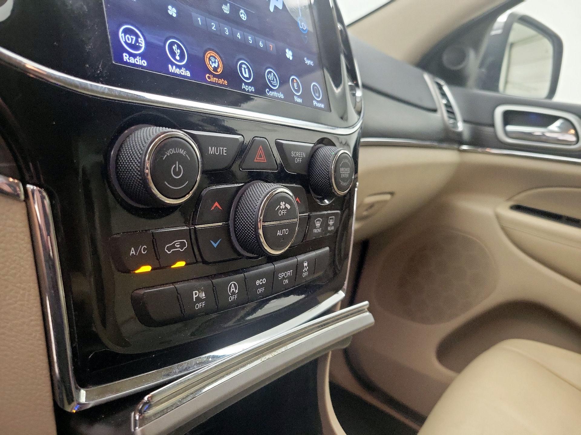 Thumbnail: 2019 Jeep Grand Cherokee - 17