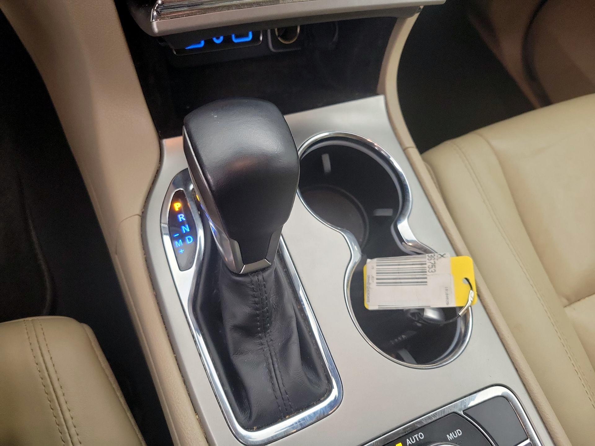 Thumbnail: 2019 Jeep Grand Cherokee - 18