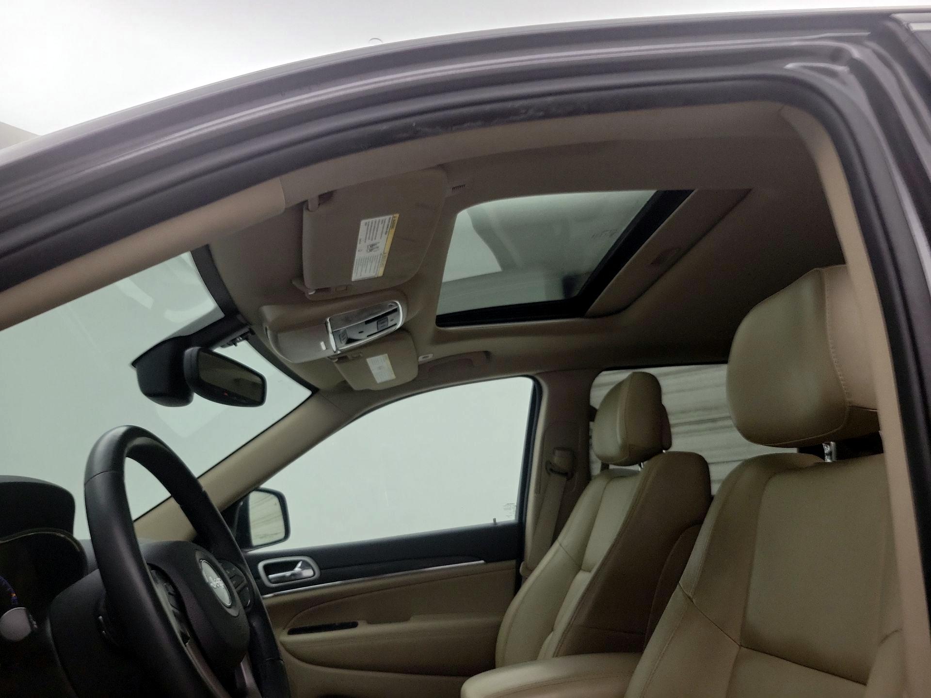 Thumbnail: 2019 Jeep Grand Cherokee - 20