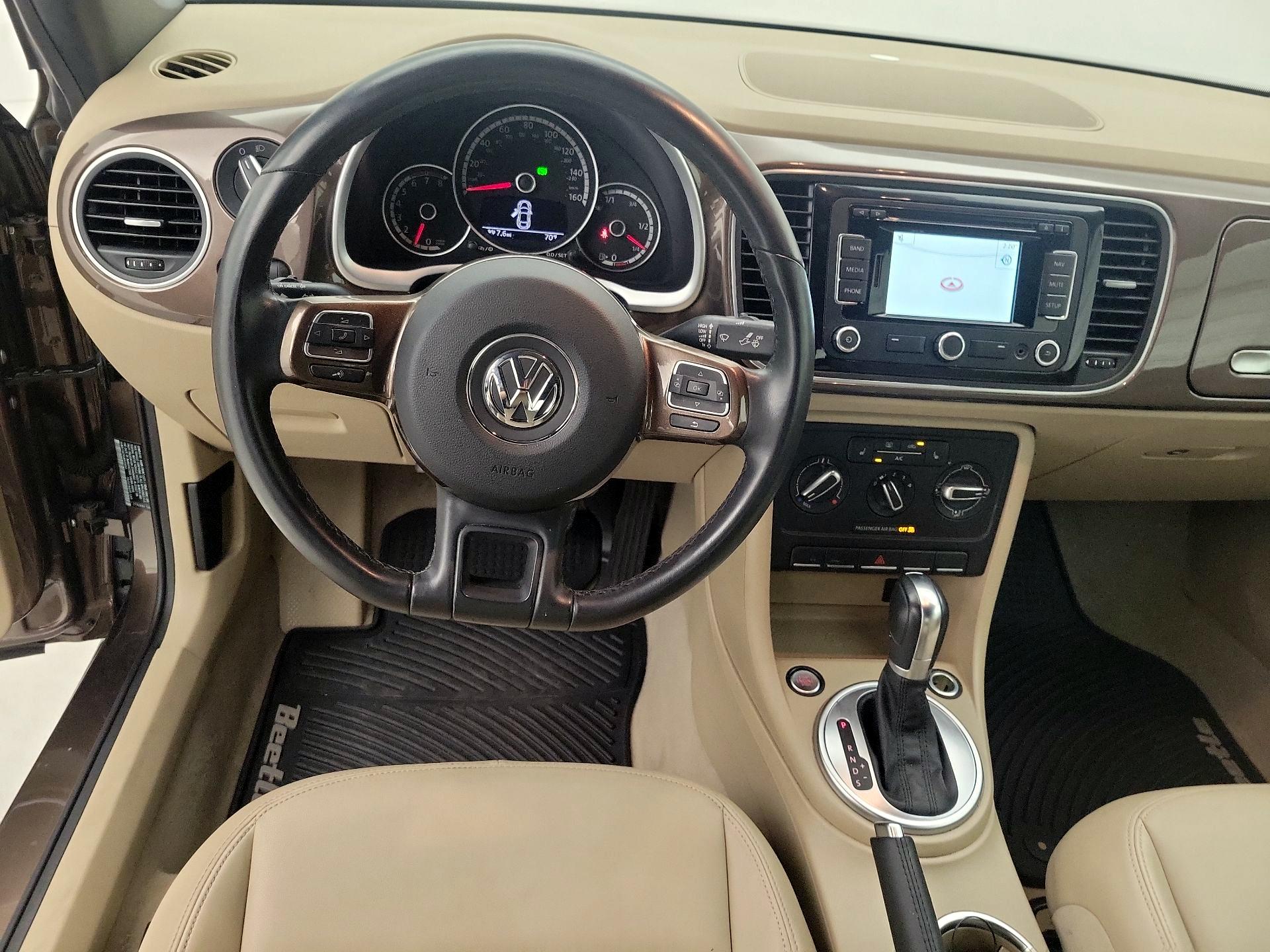 Thumbnail: 2014 Volkswagen Beetle - 10