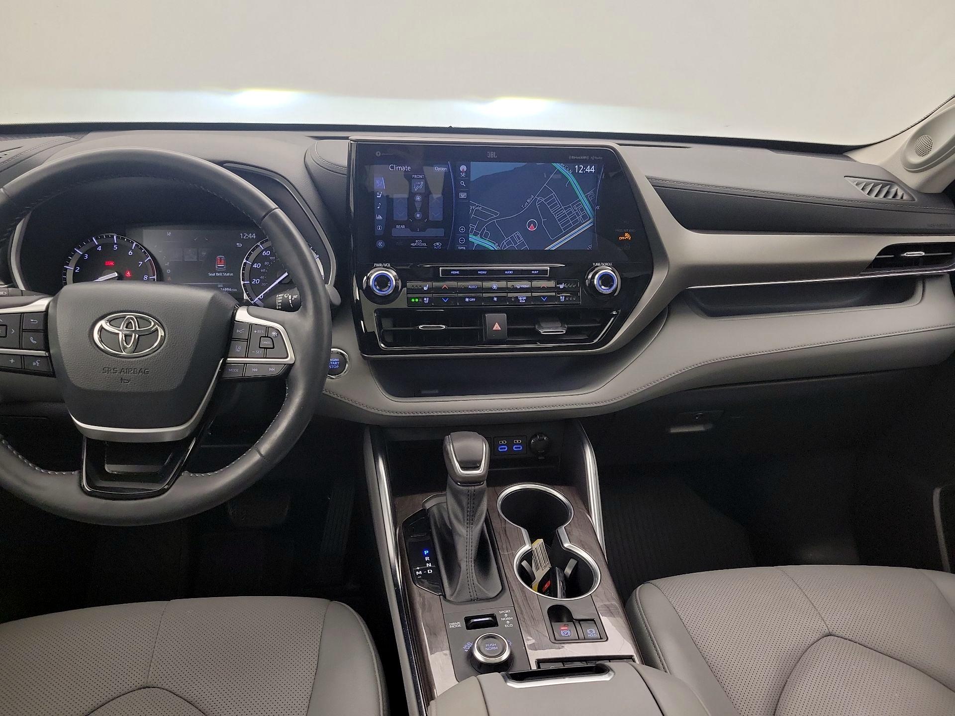 Thumbnail: 2022 Toyota Highlander - 9