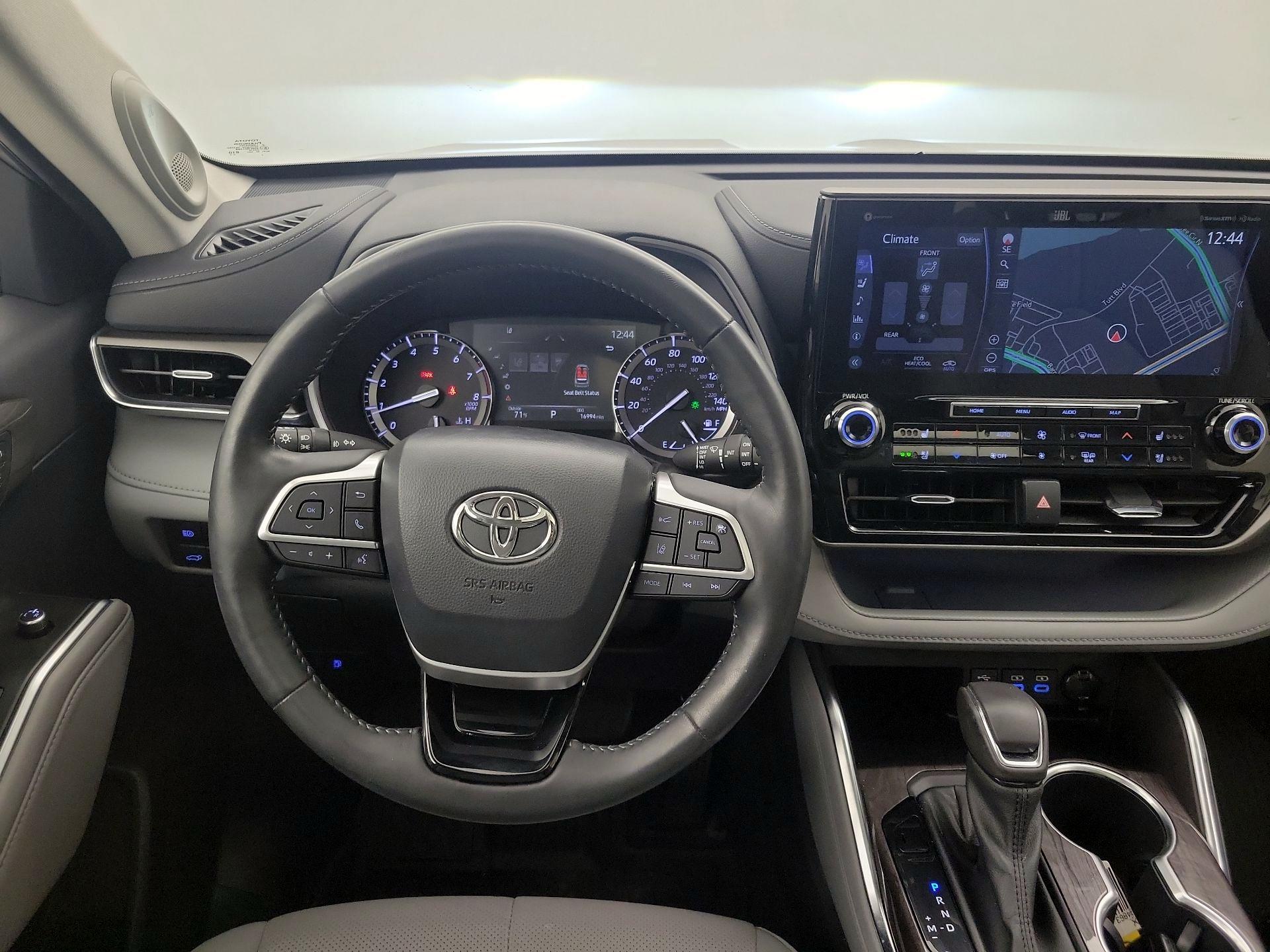 Thumbnail: 2022 Toyota Highlander - 10