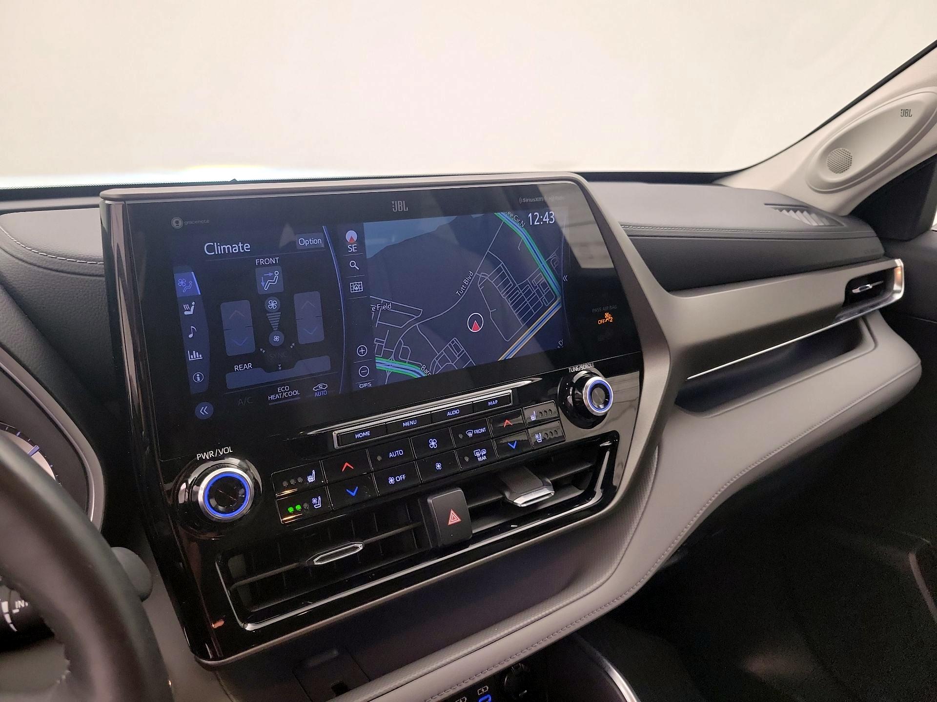 Thumbnail: 2022 Toyota Highlander - 14