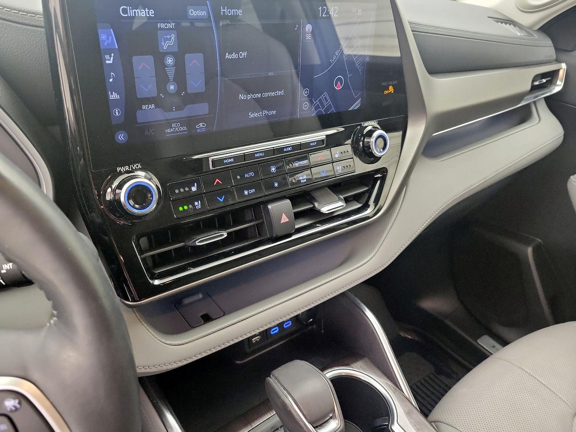 Thumbnail: 2022 Toyota Highlander - 17