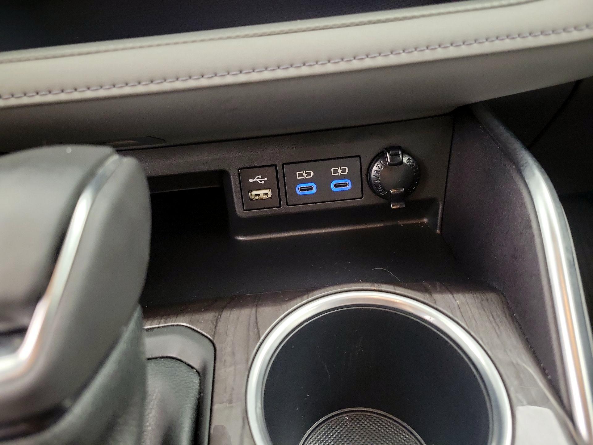 Thumbnail: 2022 Toyota Highlander - 19