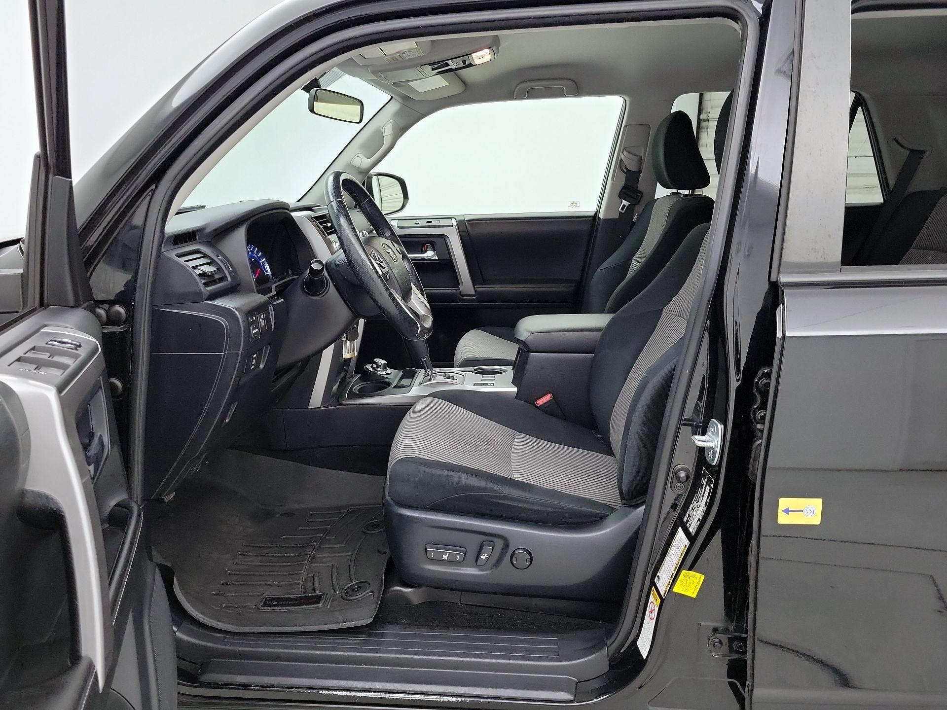 Thumbnail: 2015 Toyota 4Runner - 11