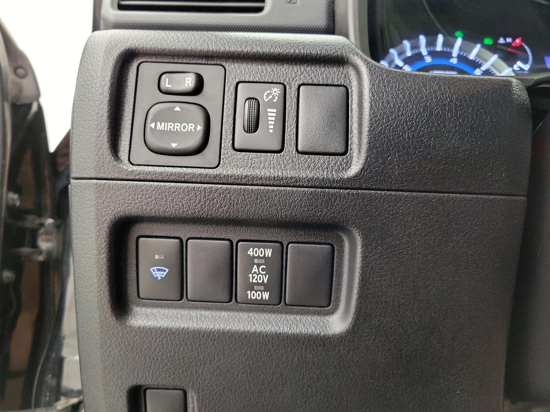 Thumbnail: 2015 Toyota 4Runner - 13