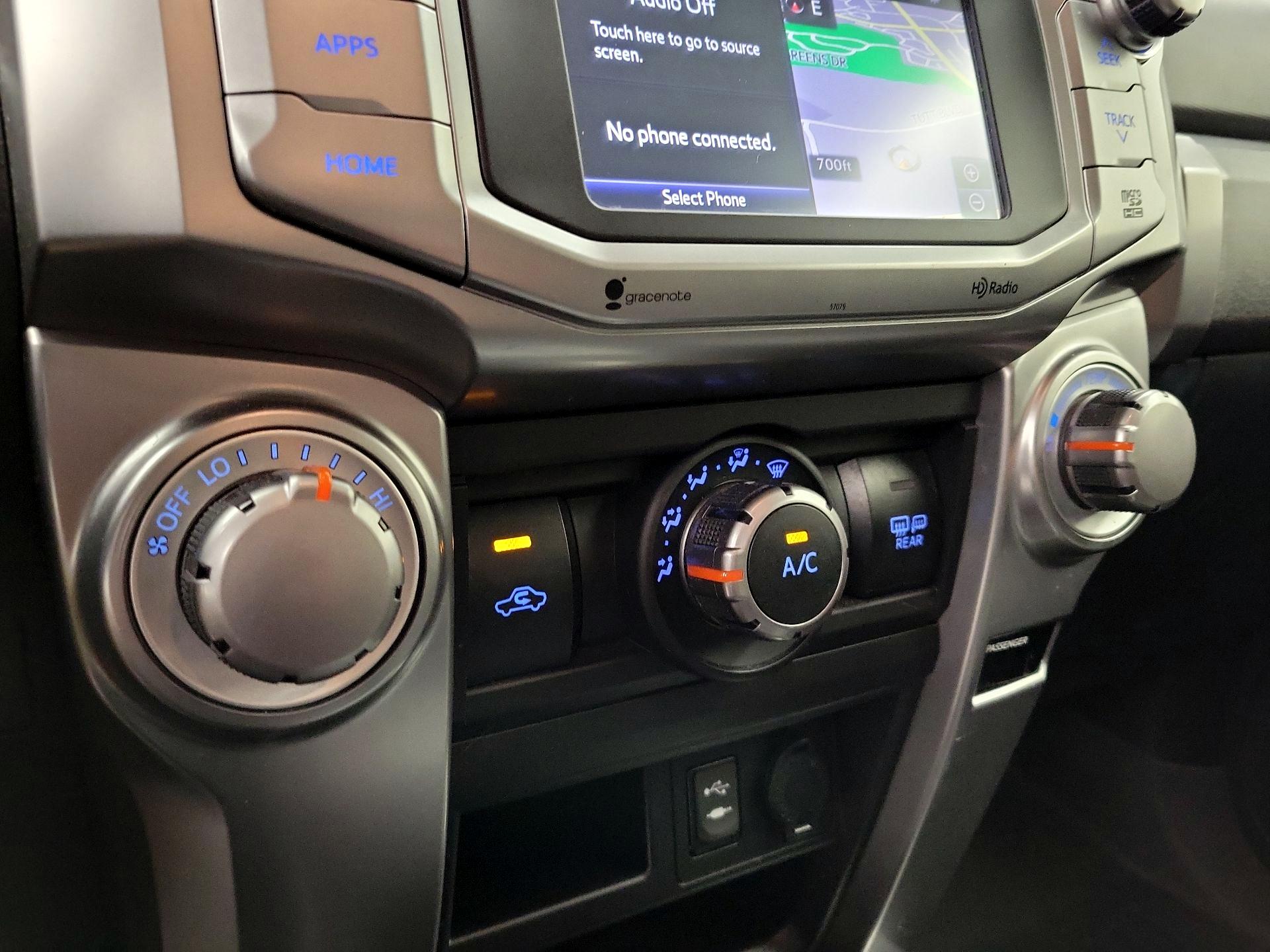 Thumbnail: 2015 Toyota 4Runner - 17