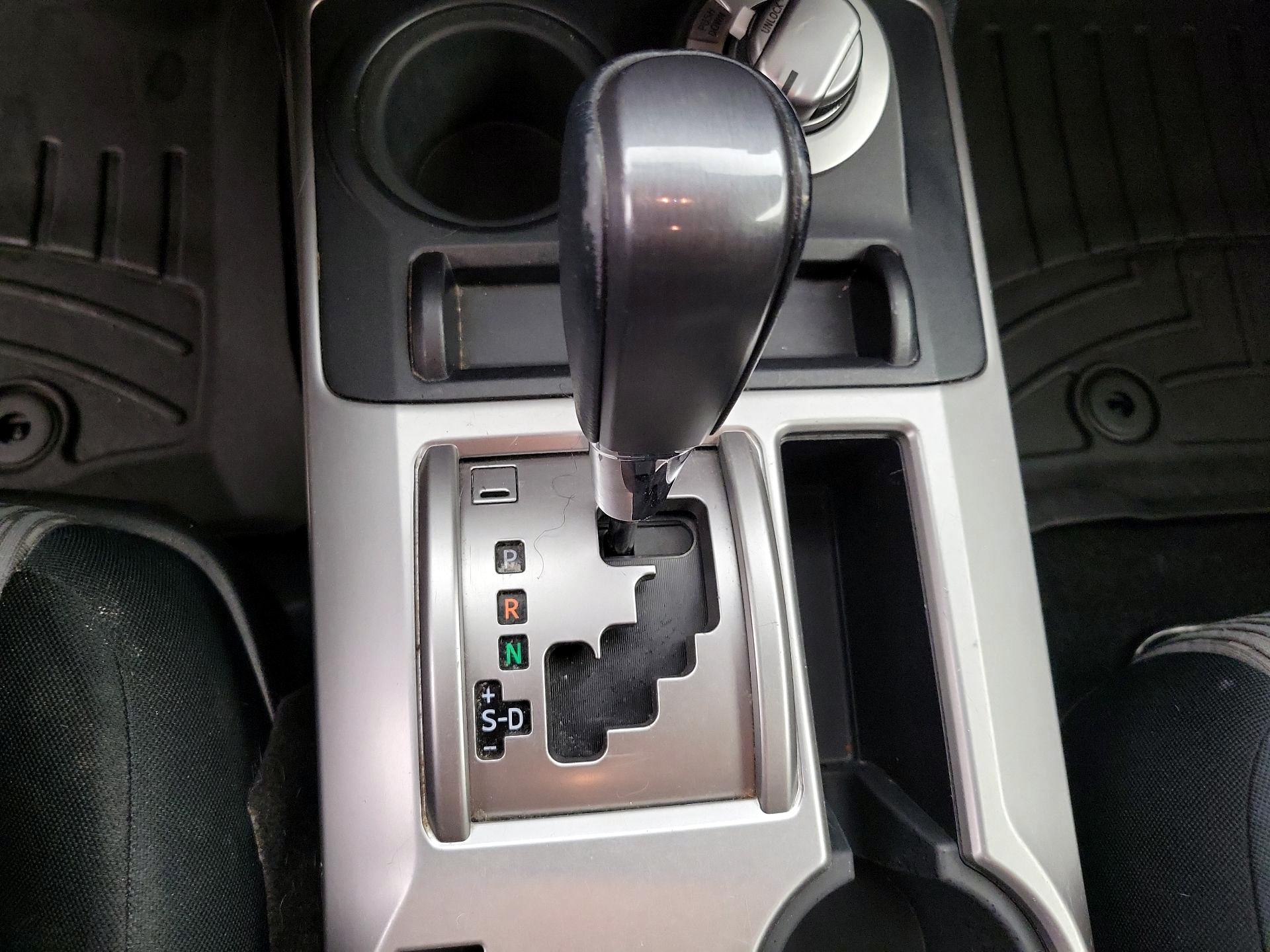 Thumbnail: 2015 Toyota 4Runner - 18