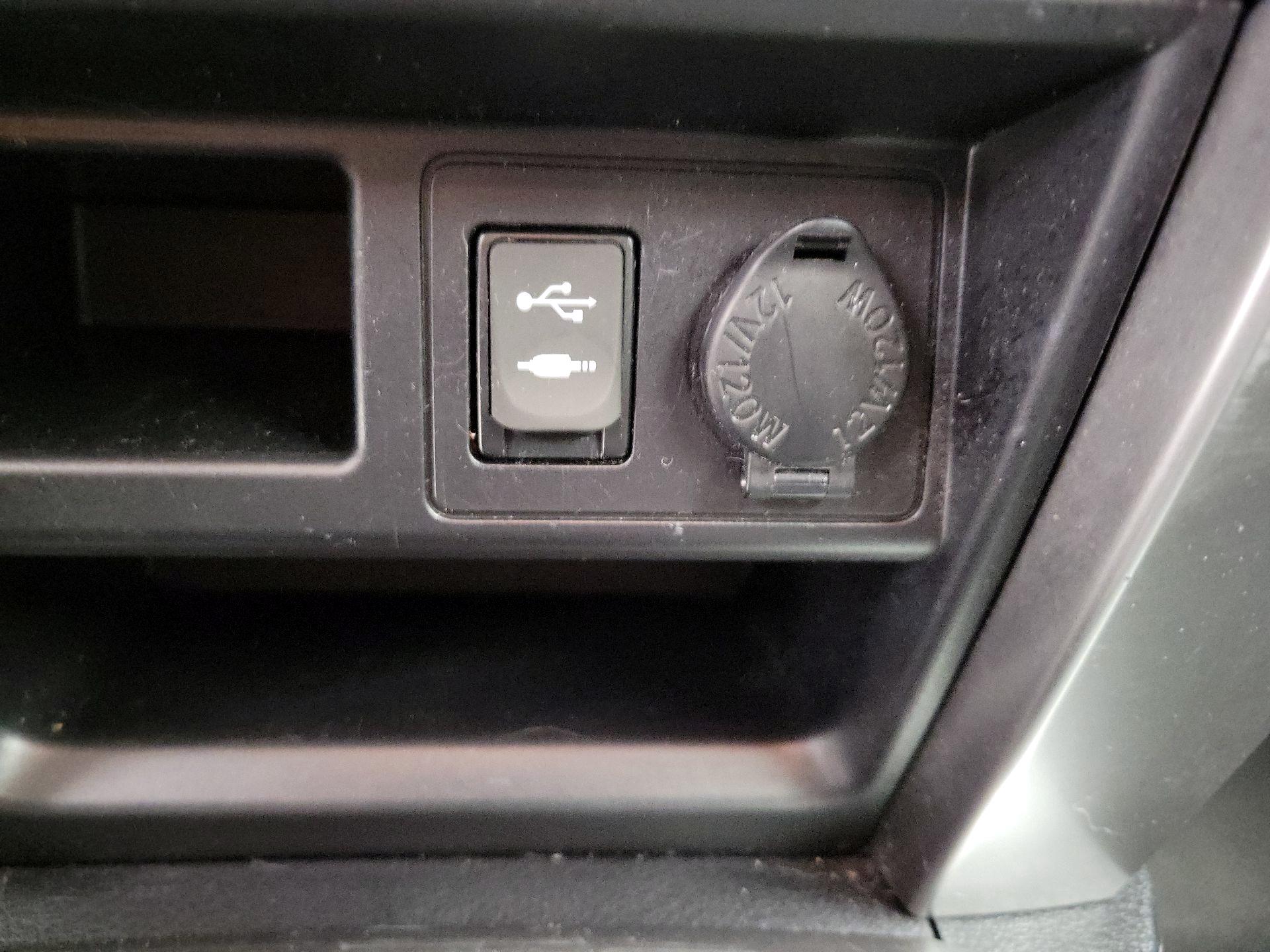 Thumbnail: 2015 Toyota 4Runner - 19