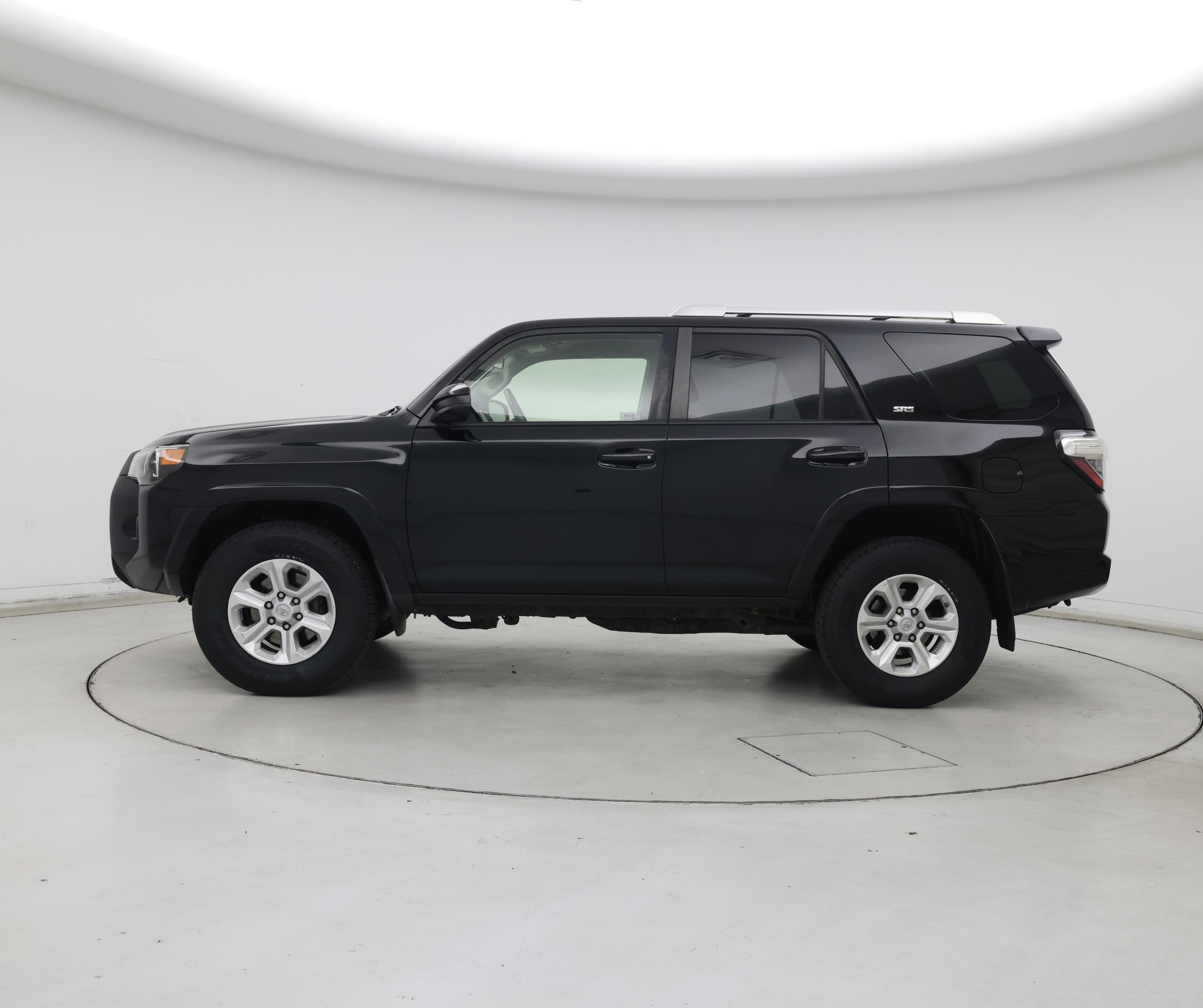 Thumbnail: 2015 Toyota 4Runner - 3