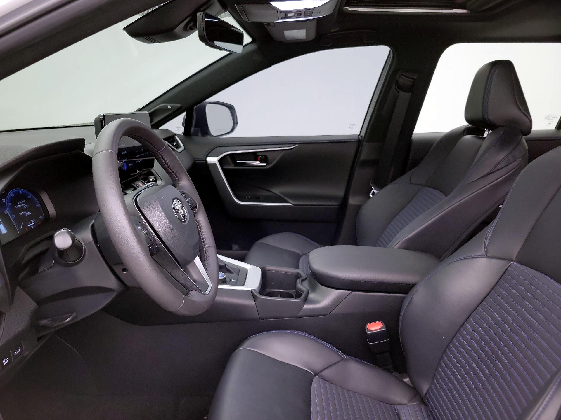 Thumbnail: 2023 Toyota RAV4 - 11